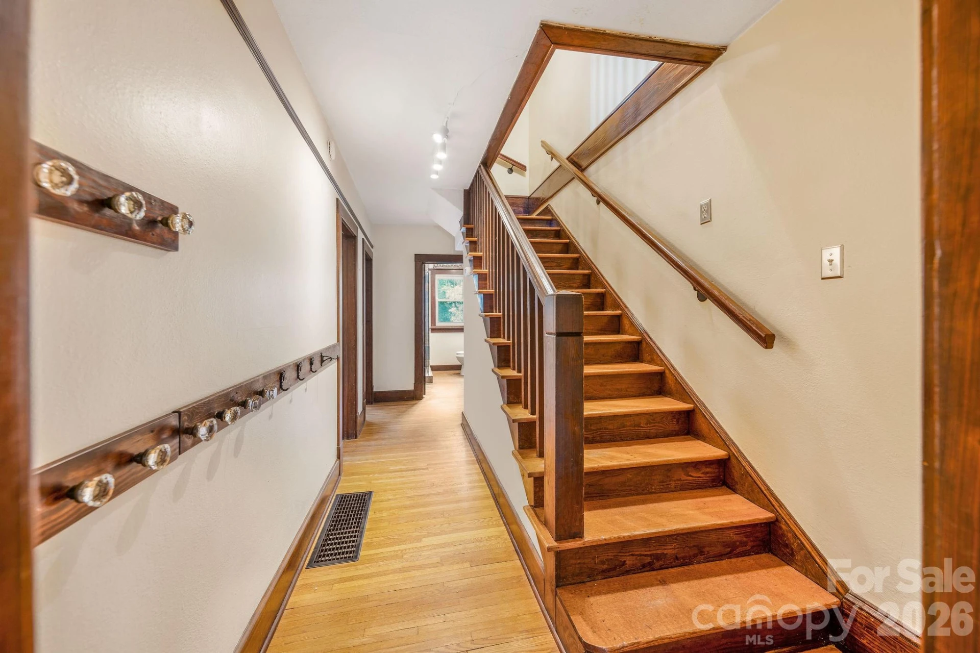 33 Fairfax Avenue - Photo 26