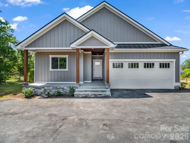 120 Grandview Lane
