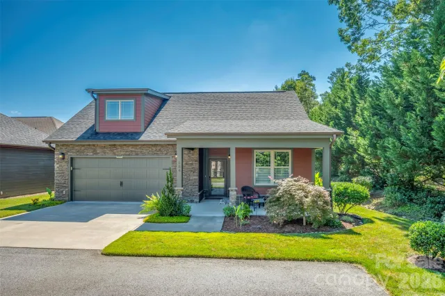 584 Summerfield Place, Flat Rock, NC, 28731