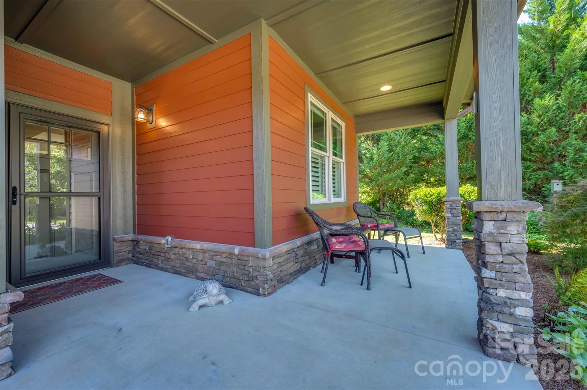 584 Summerfield Place - Photo 4