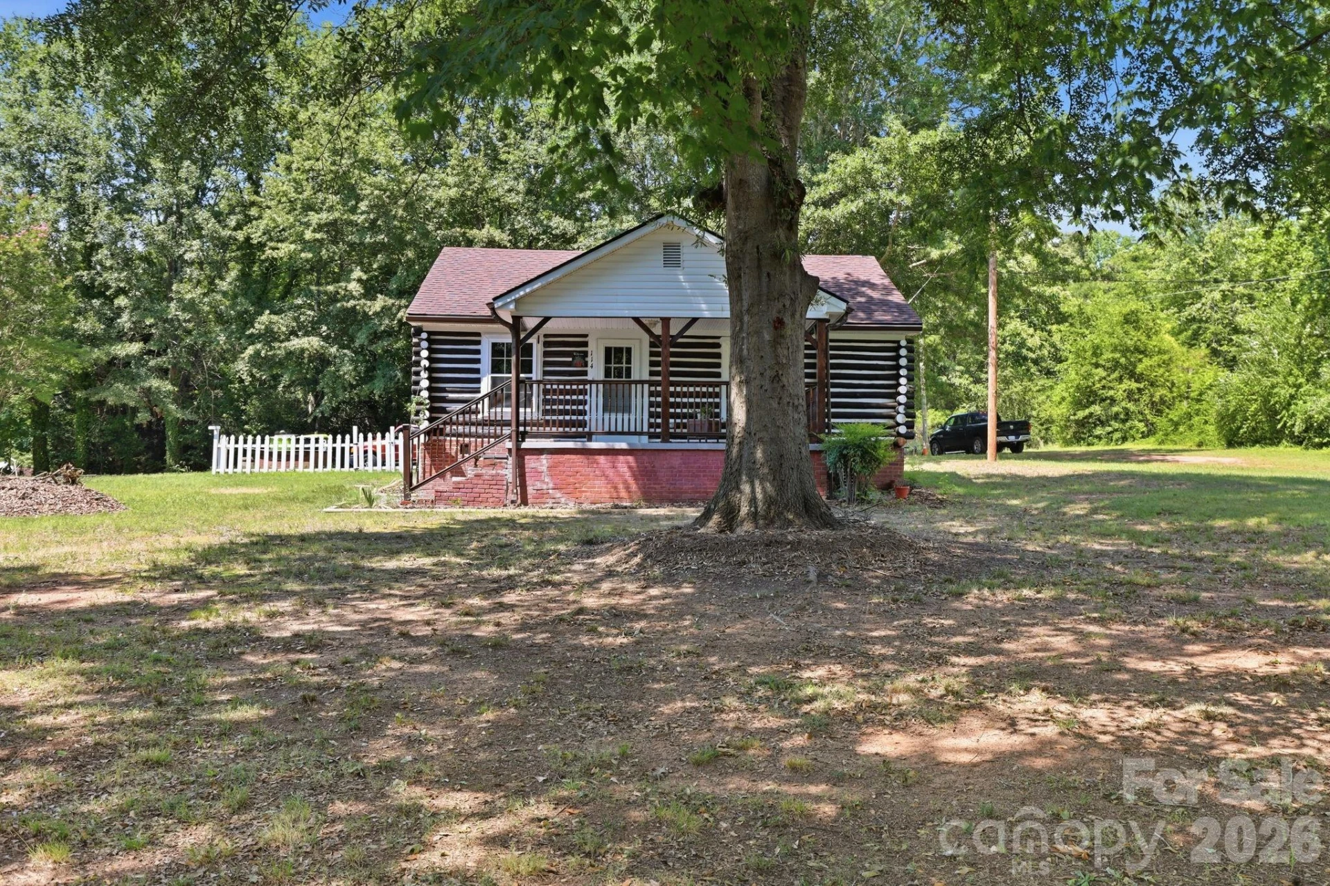 114 Beacon Hill - Photo 2