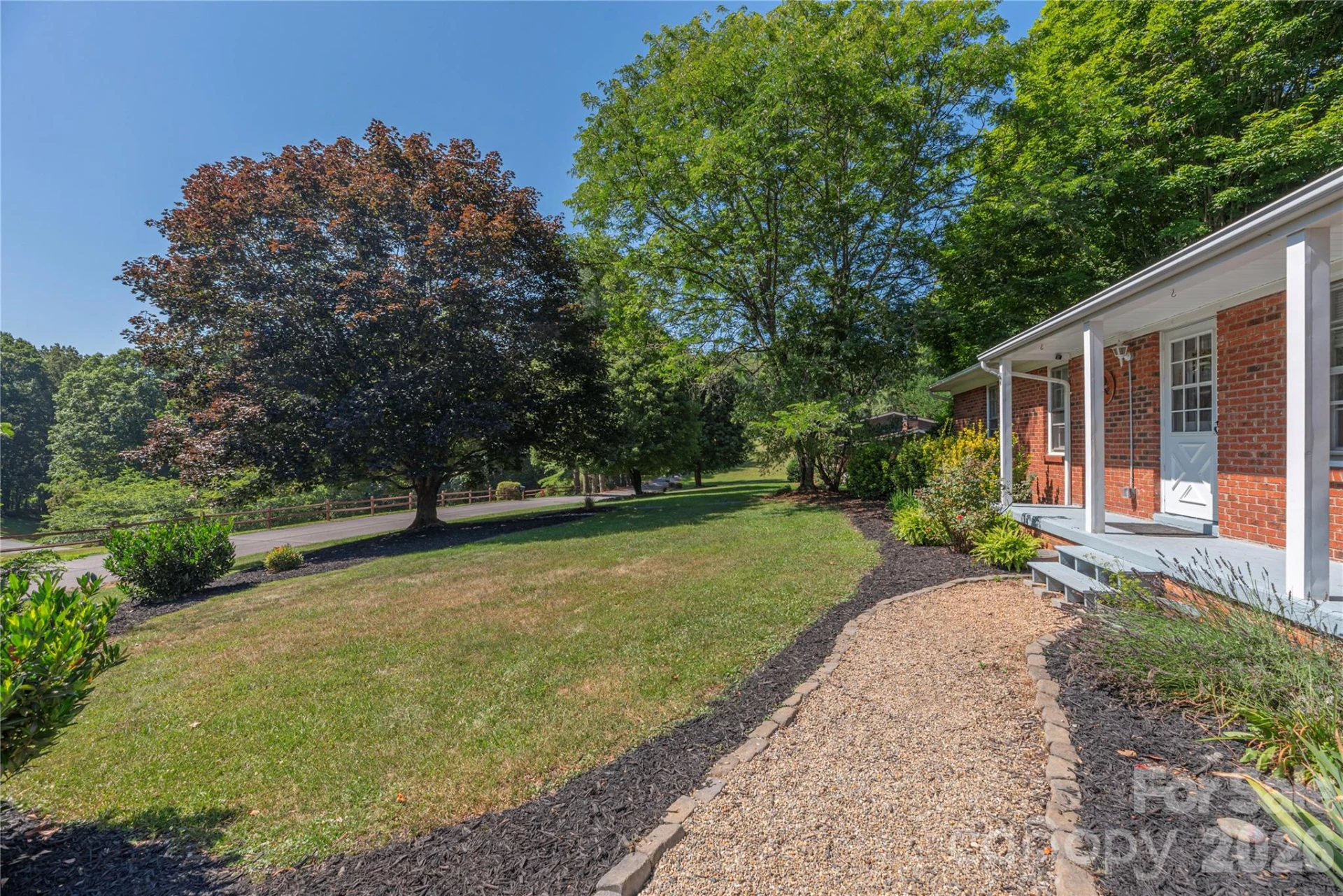 258 Camelot Drive - Photo 11