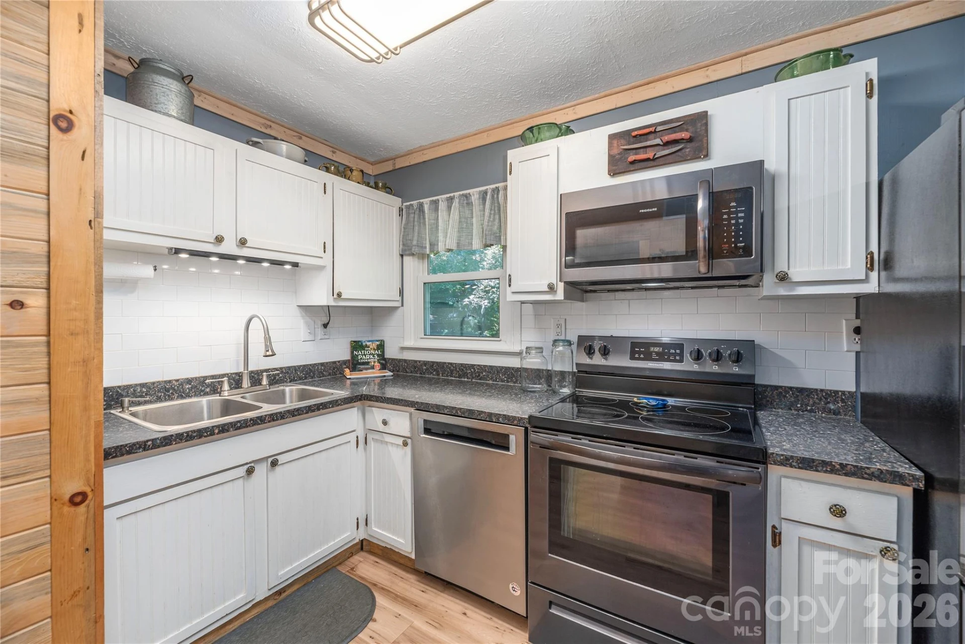 258 Camelot Drive - Photo 16