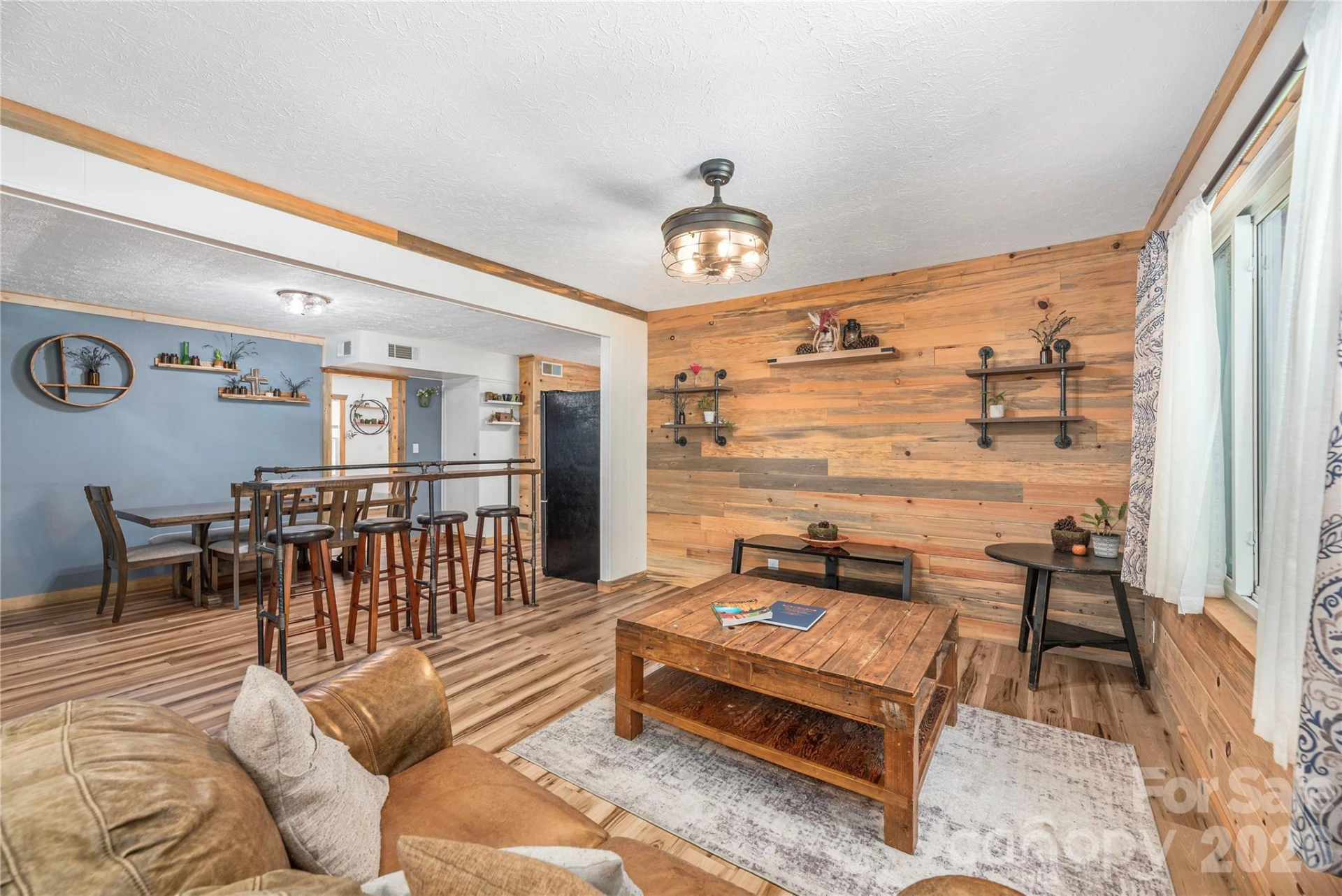 258 Camelot Drive - Photo 3