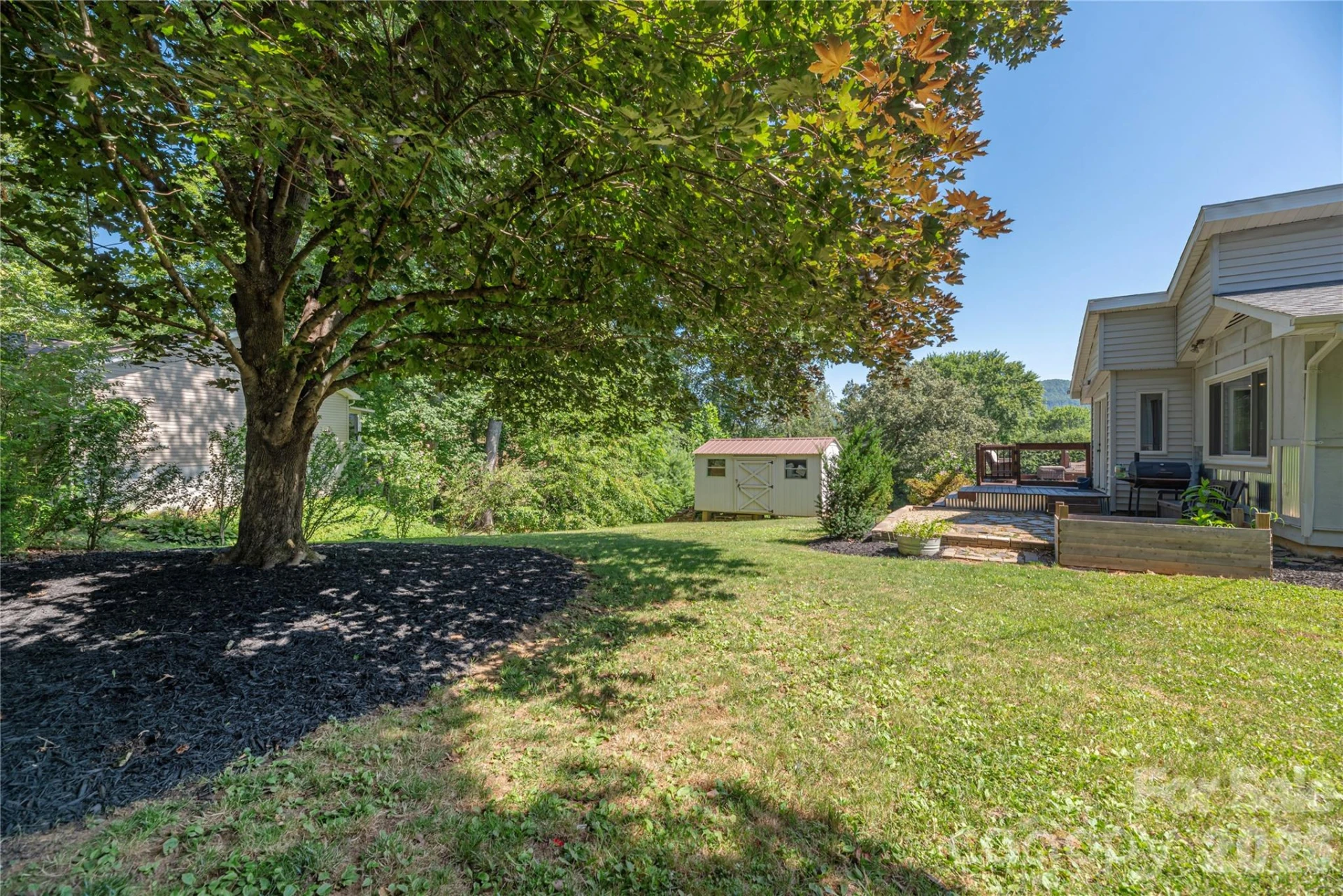 258 Camelot Drive - Photo 24