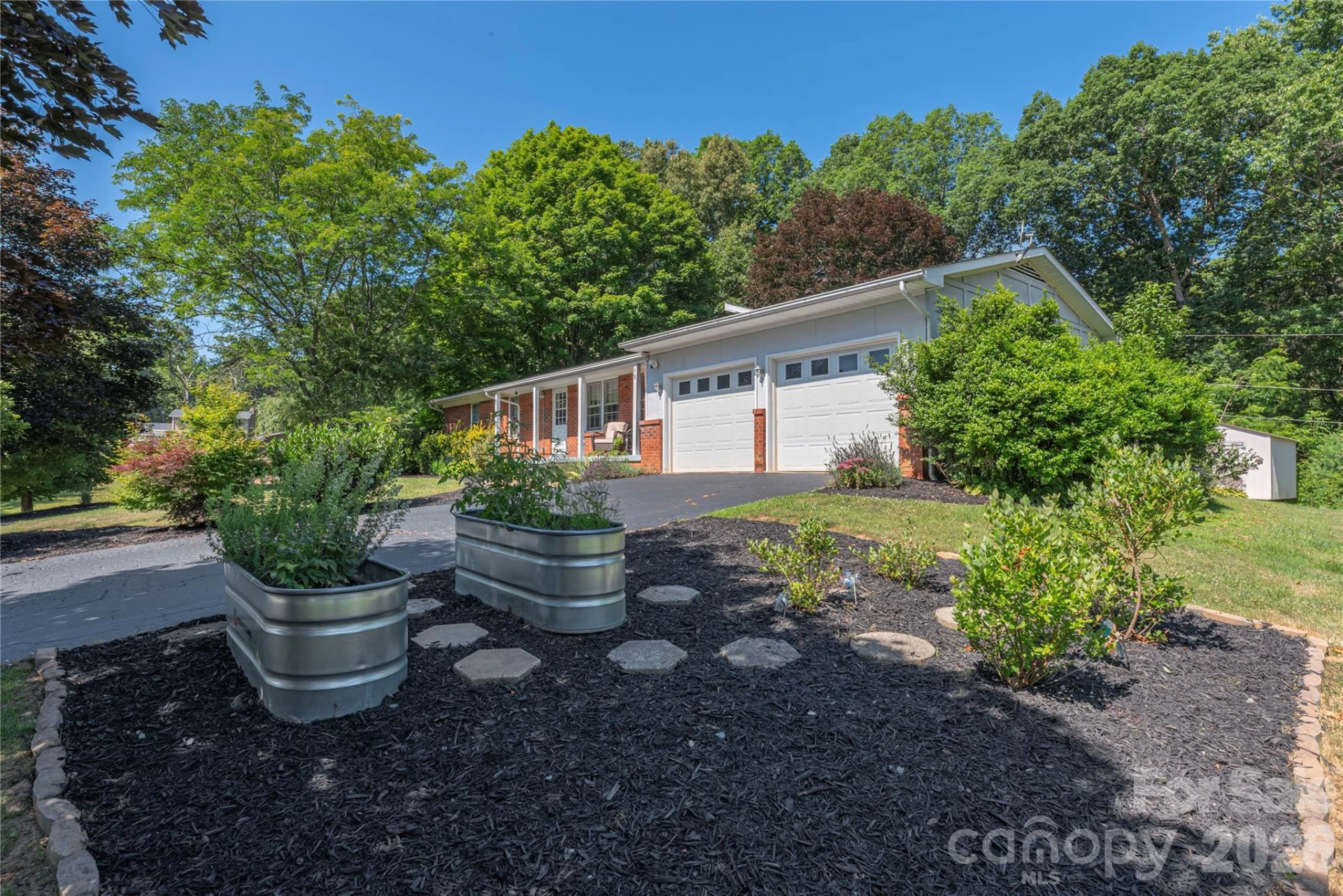 258 Camelot Drive - Photo 26