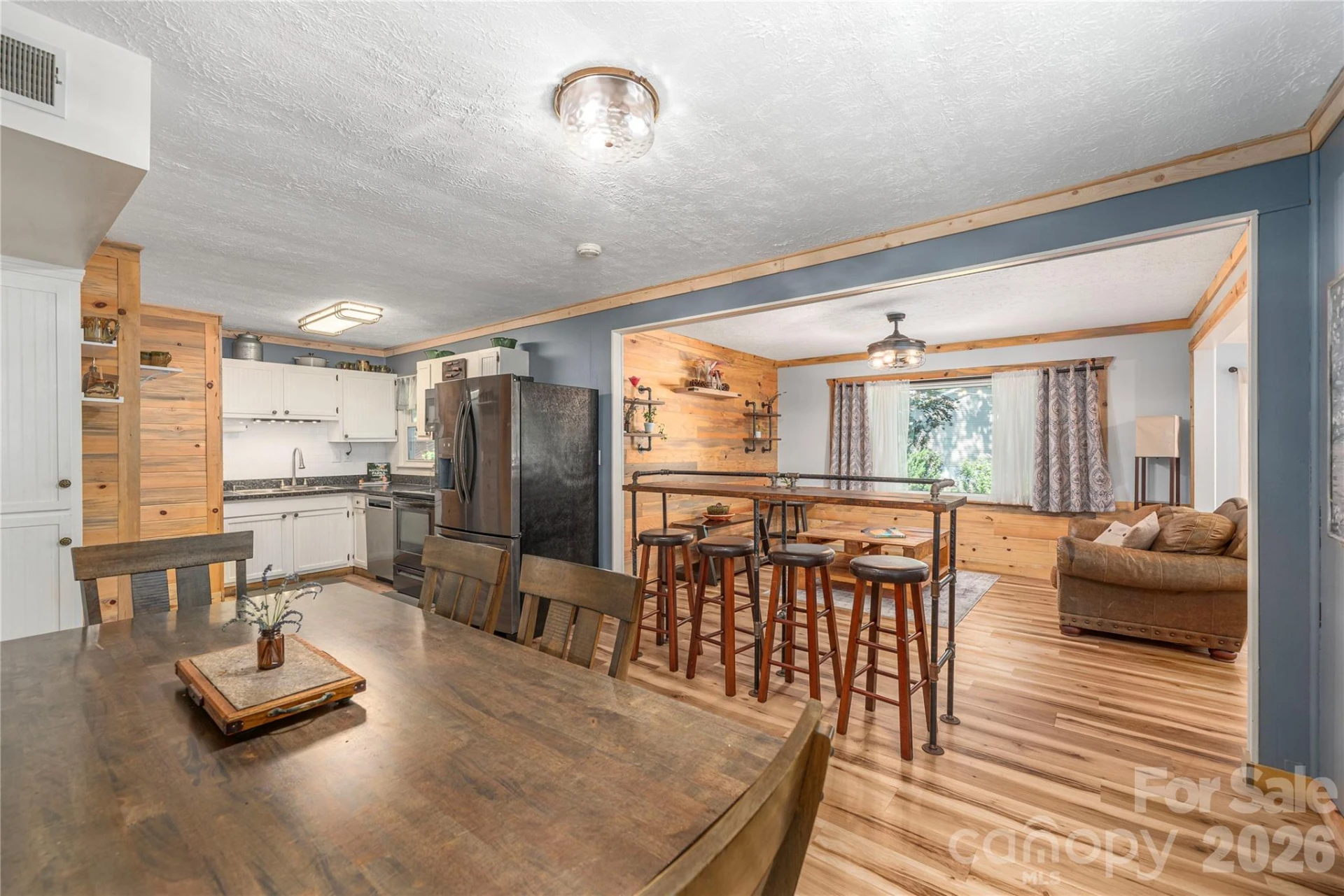 258 Camelot Drive - Photo 4