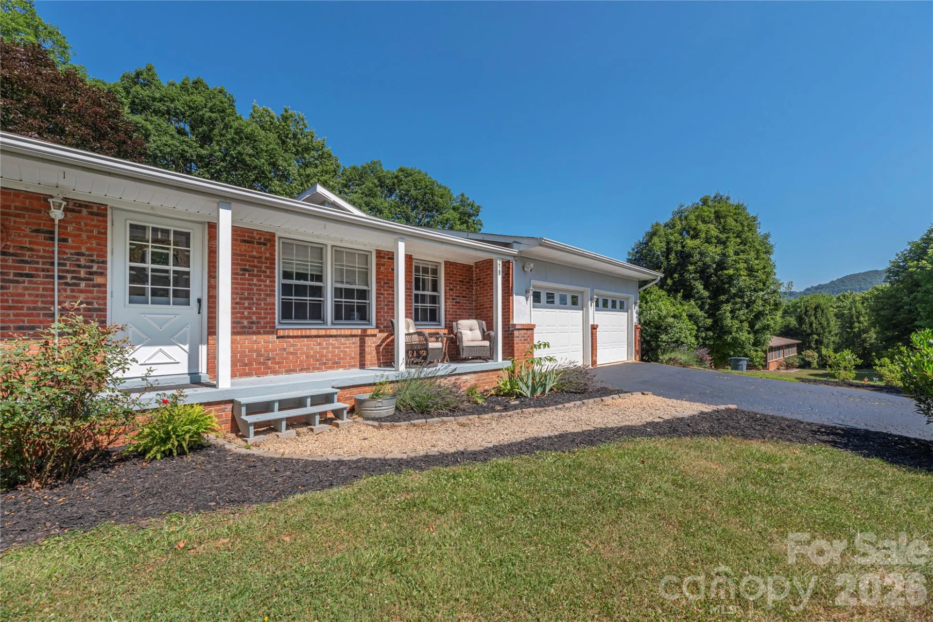 258 Camelot Drive - Photo 10
