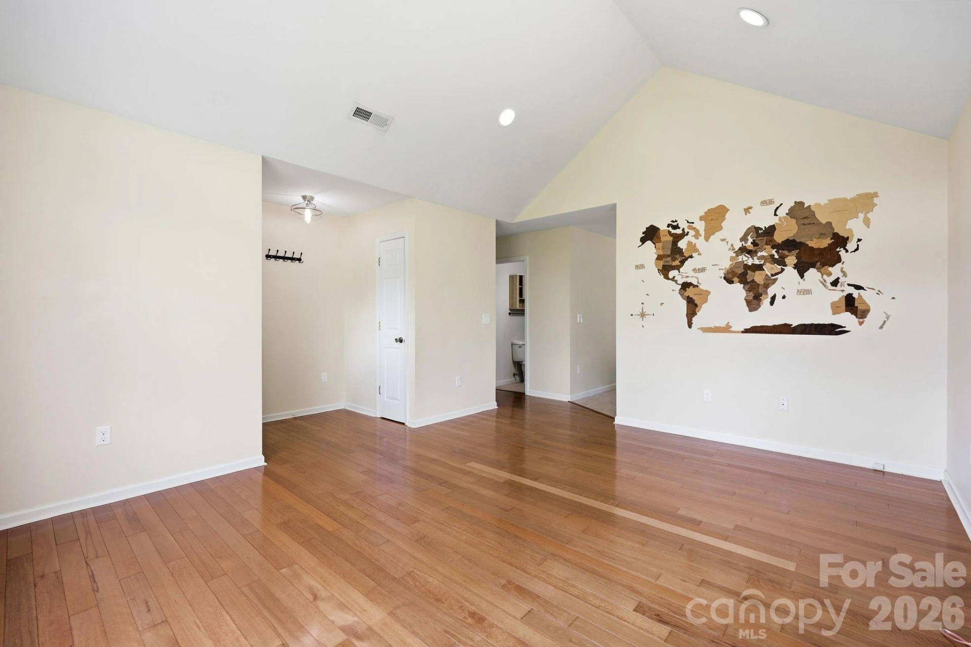 320 Meadowbrook Drive - Photo 3