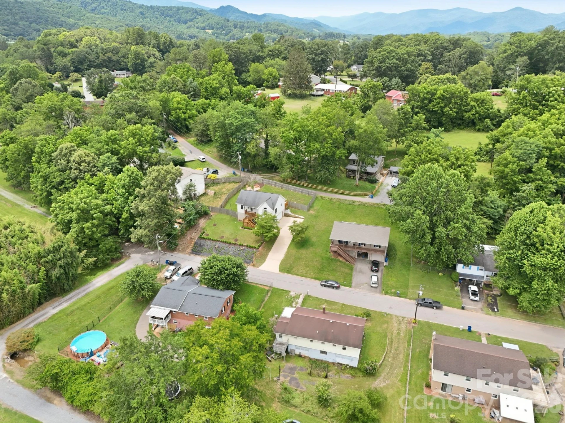 320 Meadowbrook Drive - Photo 32