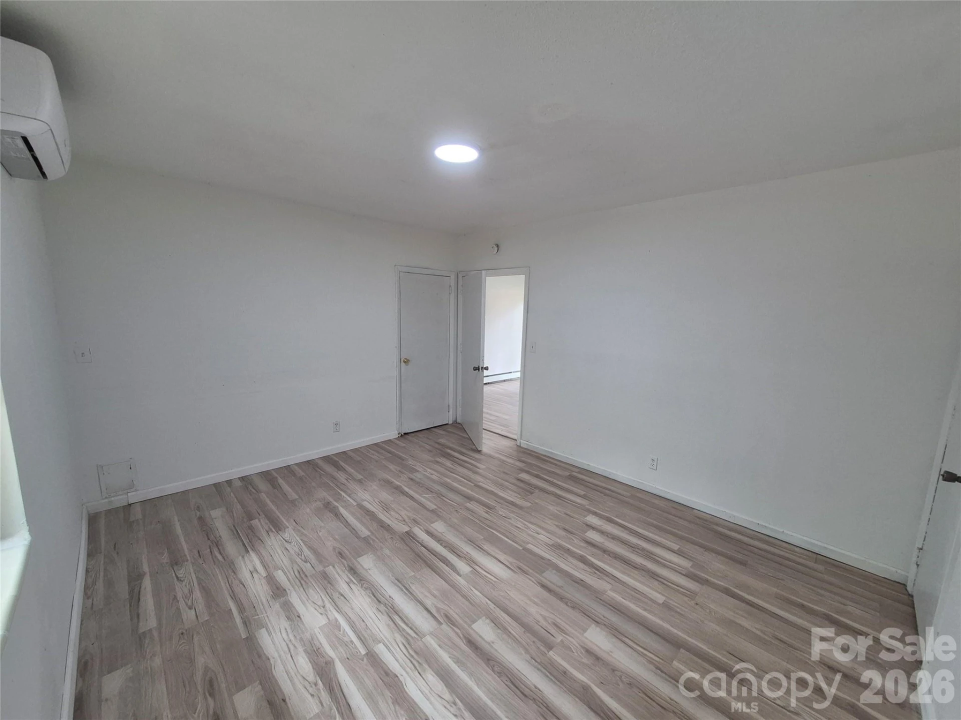 1745 Meadowbrook Terrace - Photo 20