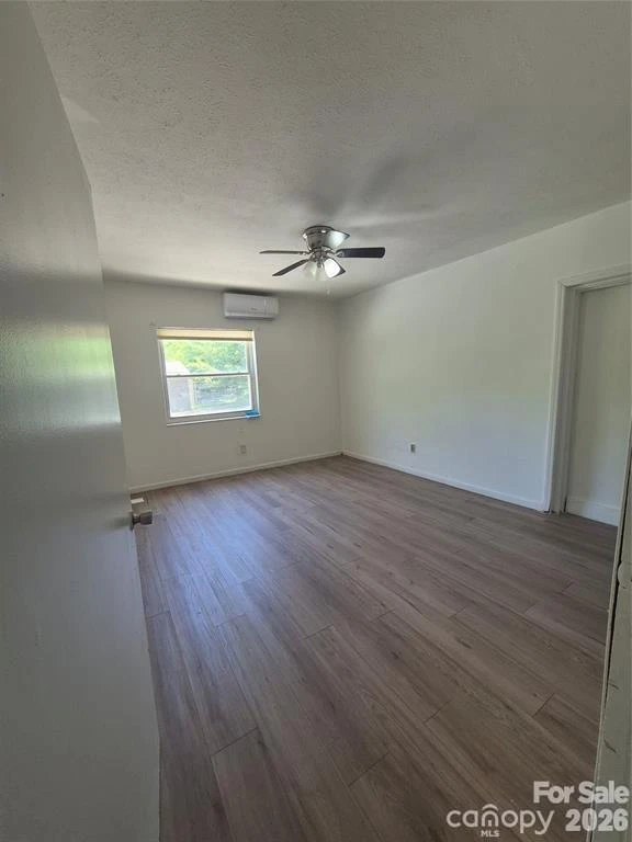 1745 Meadowbrook Terrace - Photo 9