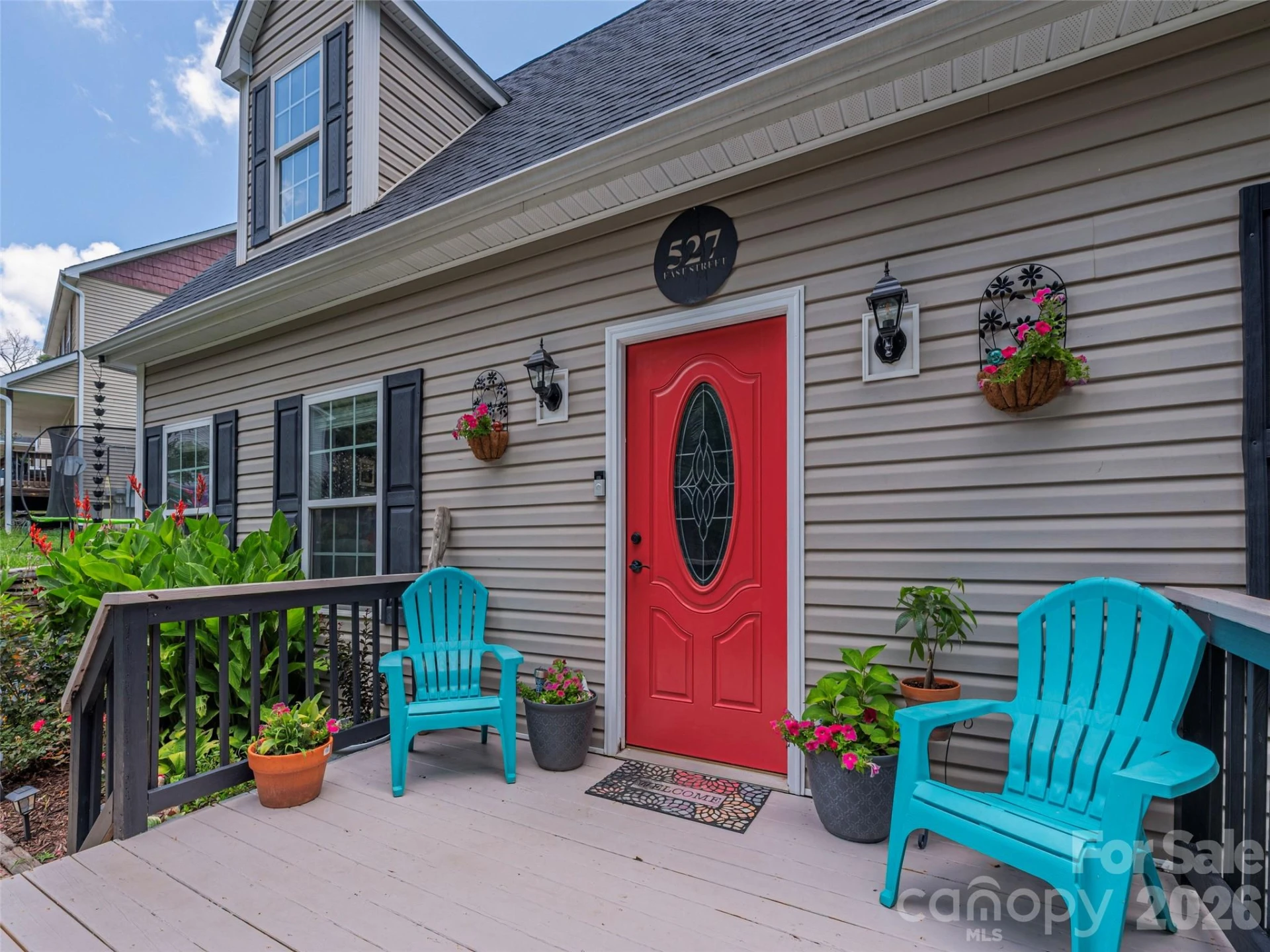 527 East Street - Photo 4