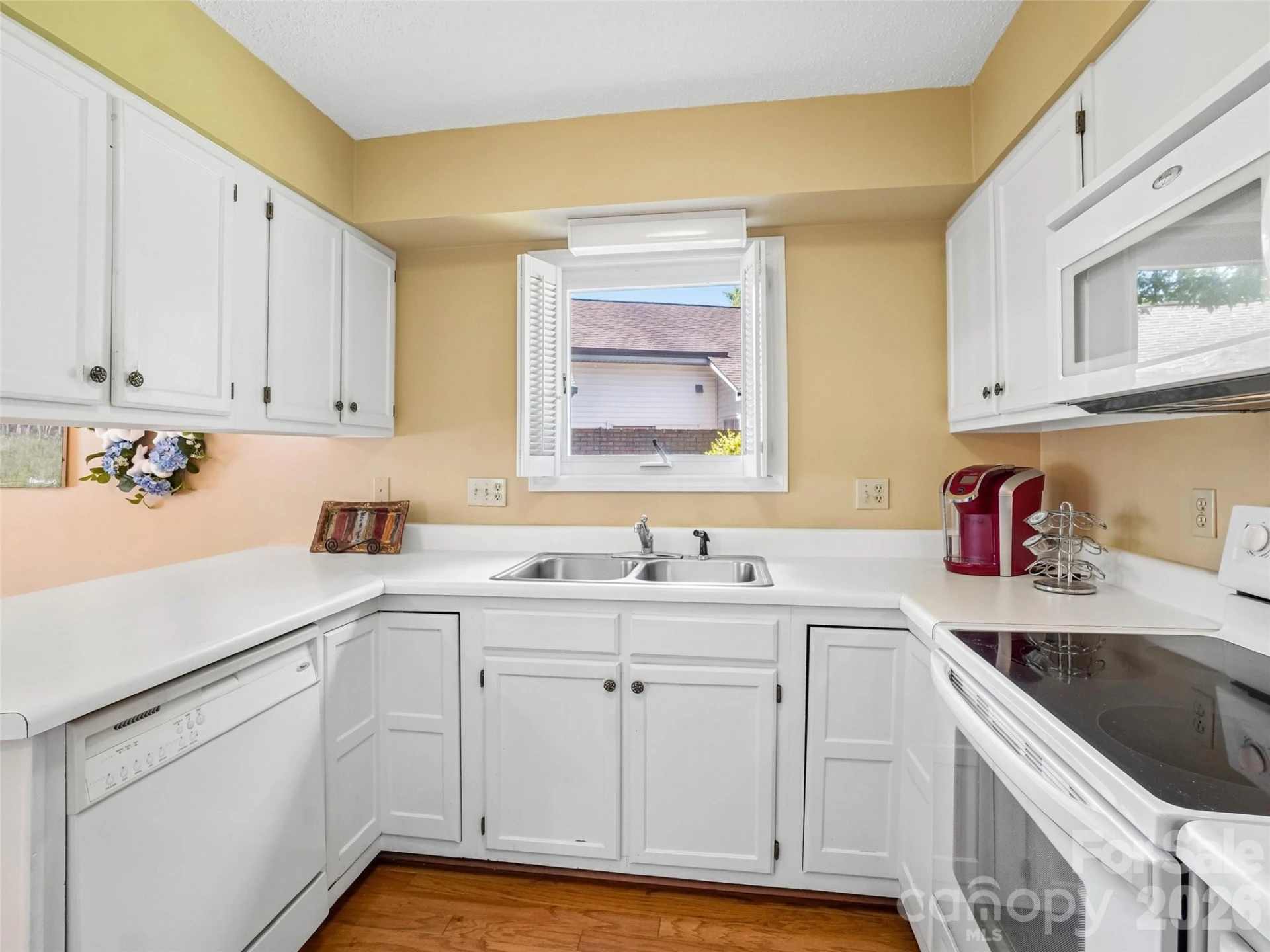 313 Somerton Court - Photo 14