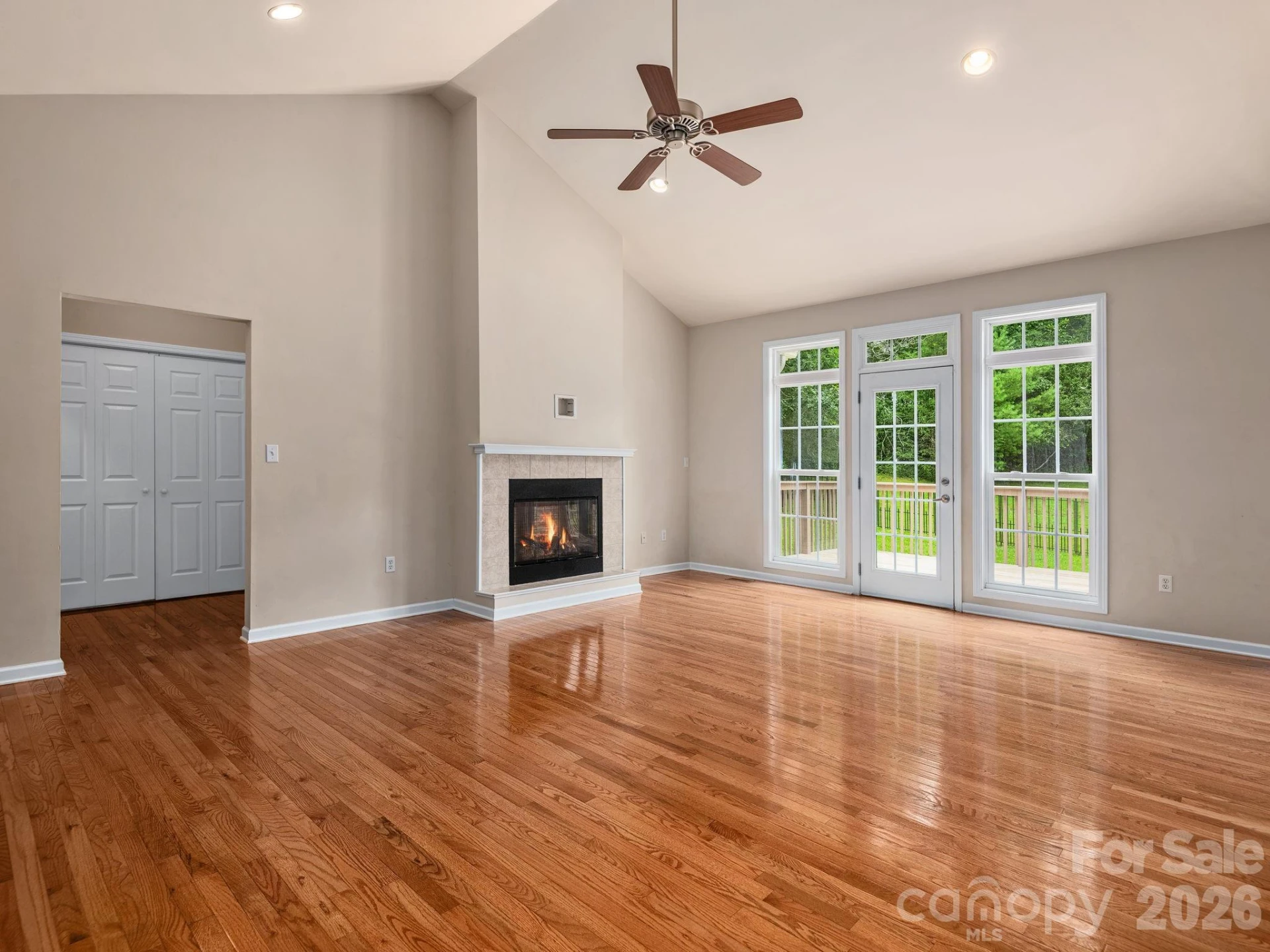 509 Shamrock Drive - Photo 3