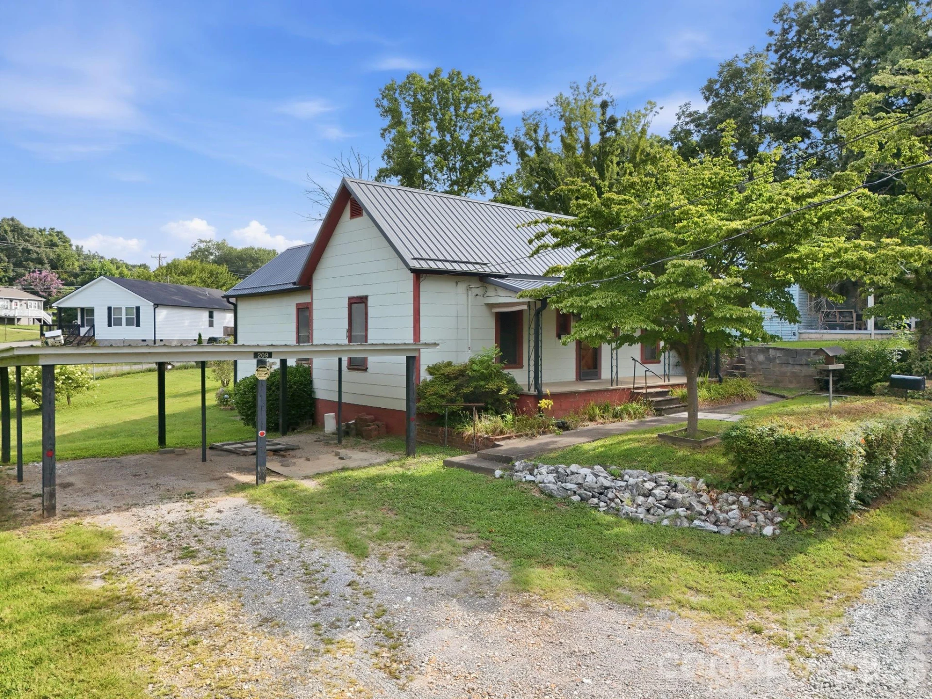 209 Virginia Avenue - Photo 3