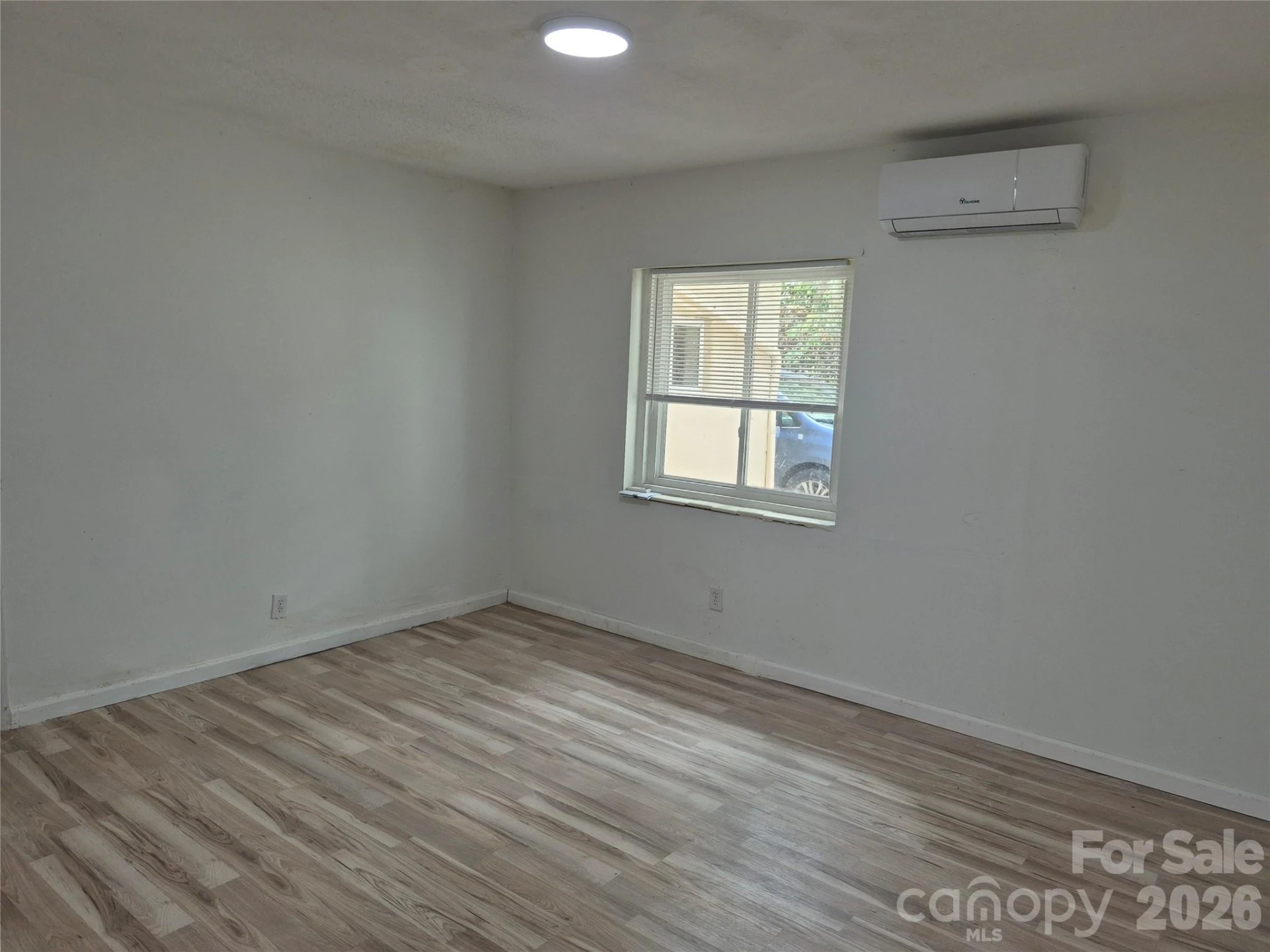 1745 Meadowbrook Terrace - Photo 15