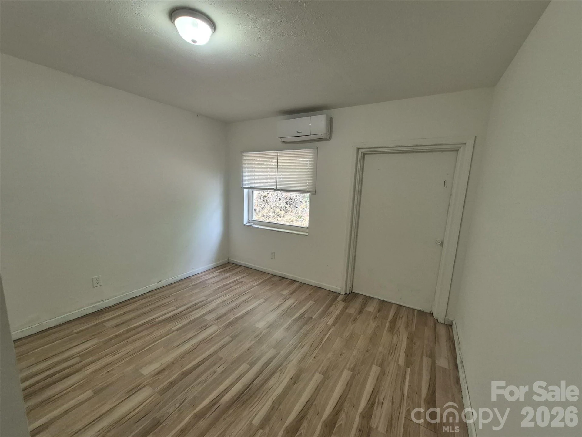 1745 Meadowbrook Terrace - Photo 18
