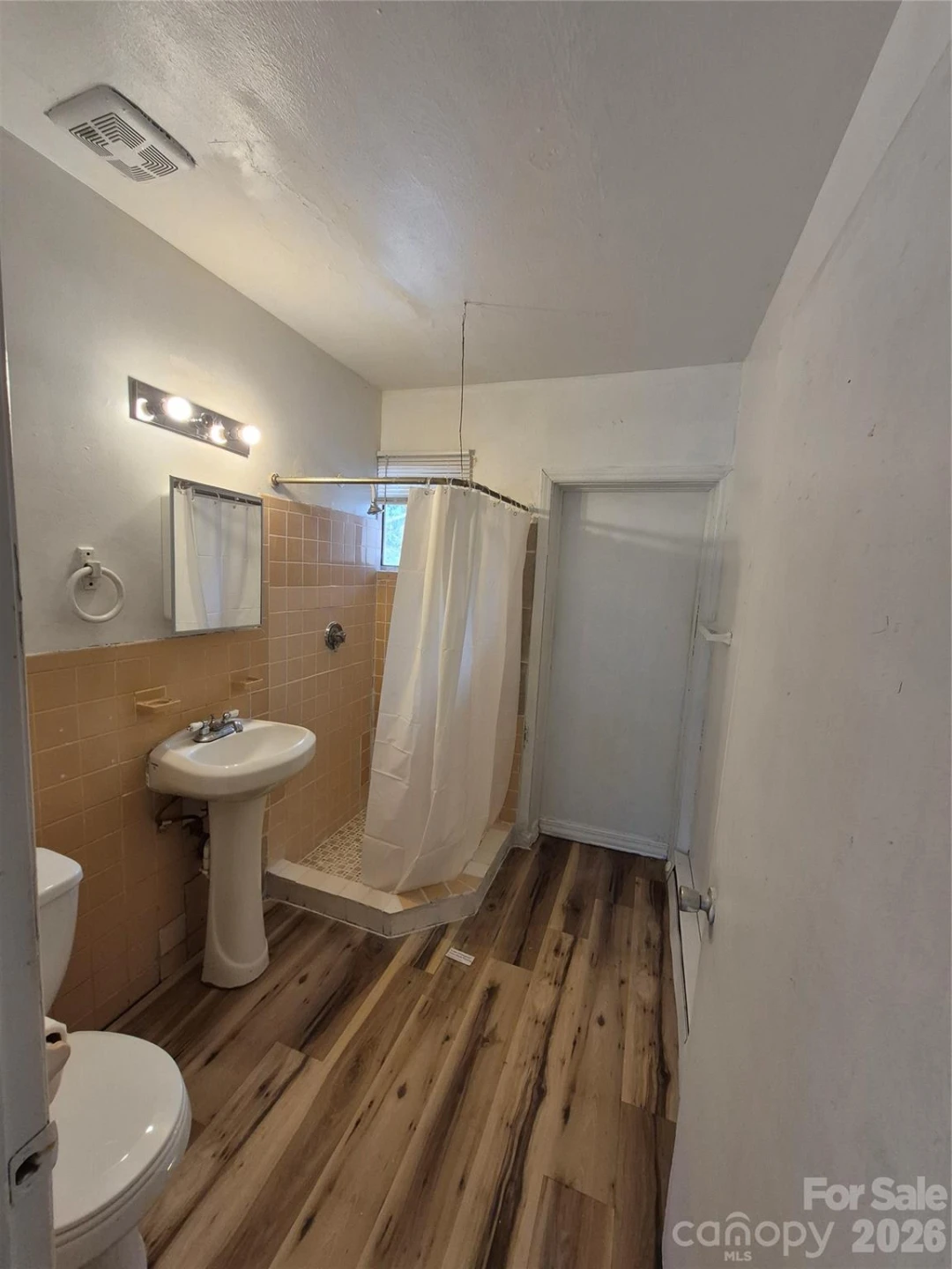 1745 Meadowbrook Terrace - Photo 21