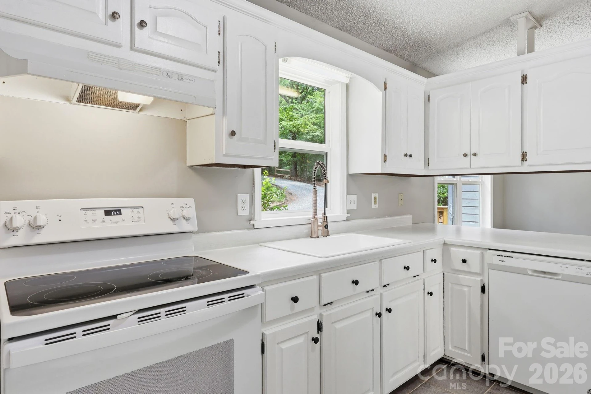 340 Oakwood Lane - Photo 2