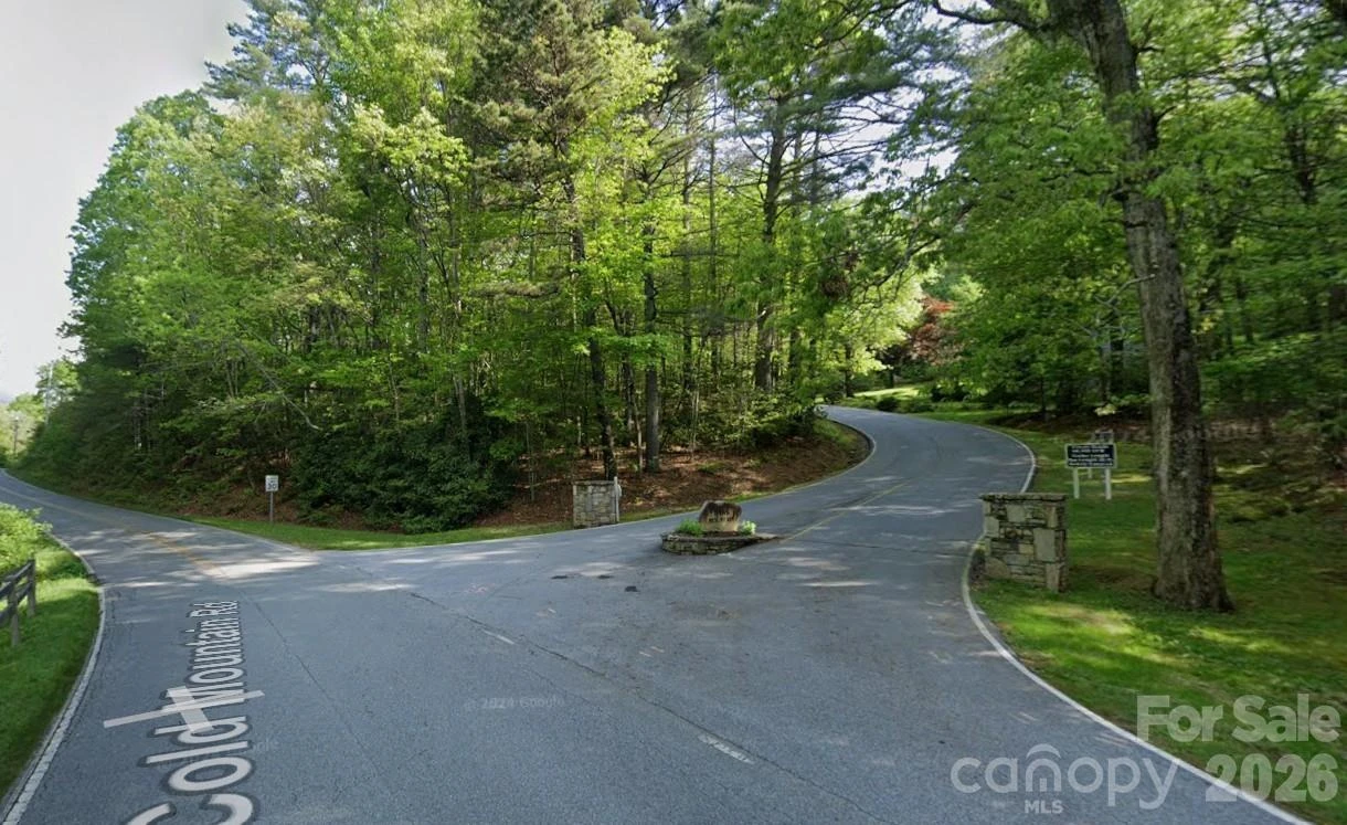000 Hawk Mountain Road - Photo 2