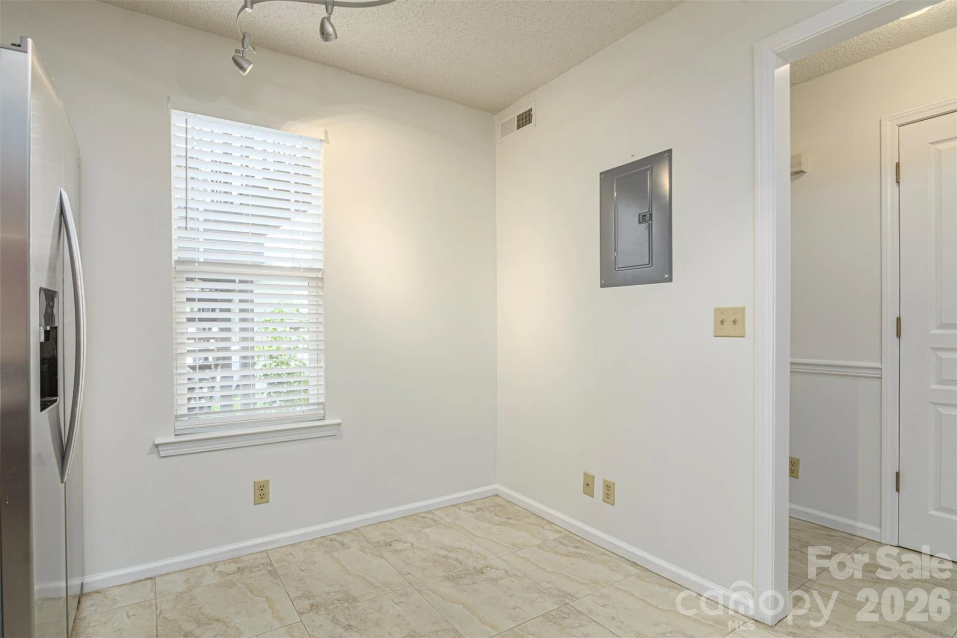 1405 Deermouse Way - Photo 11