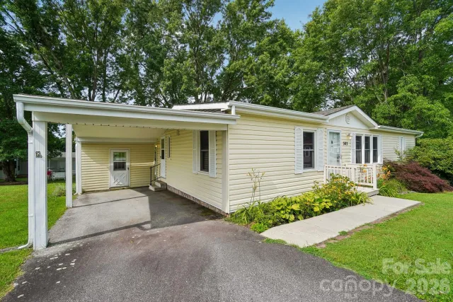 303 Meadowbrook Court, Hendersonville, NC, 28792