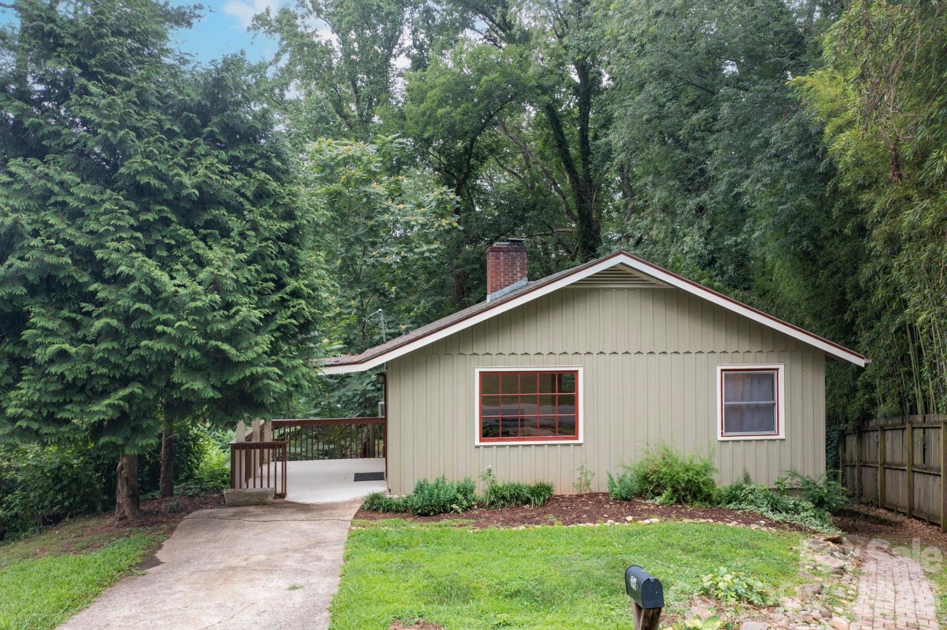 176 Chiles Avenue
