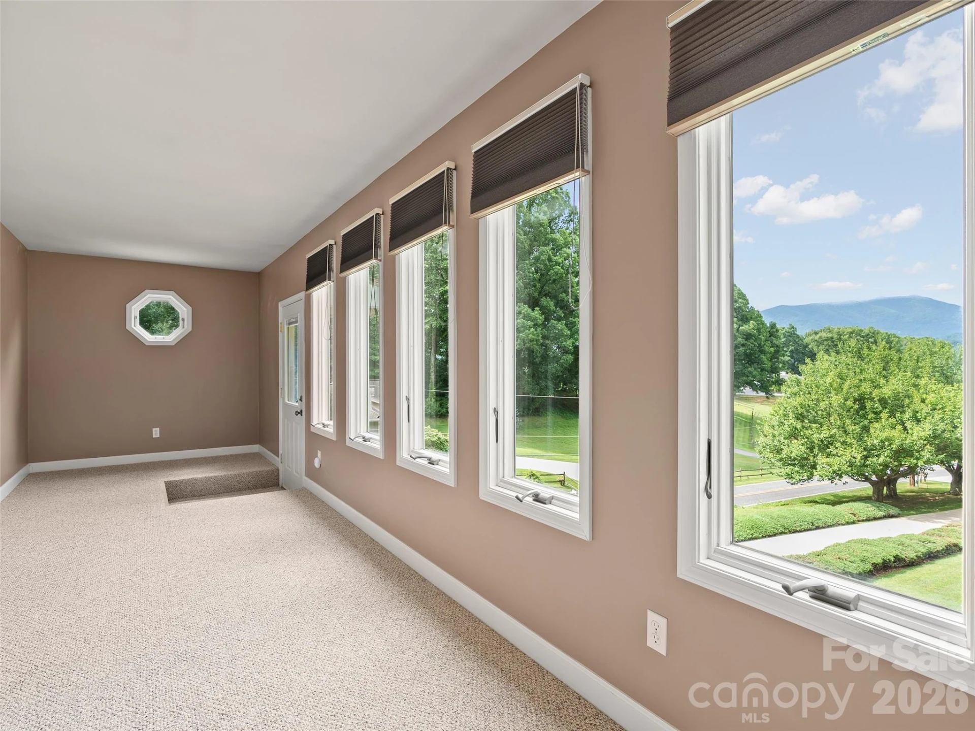 415 Knollwood Drive - Photo 10