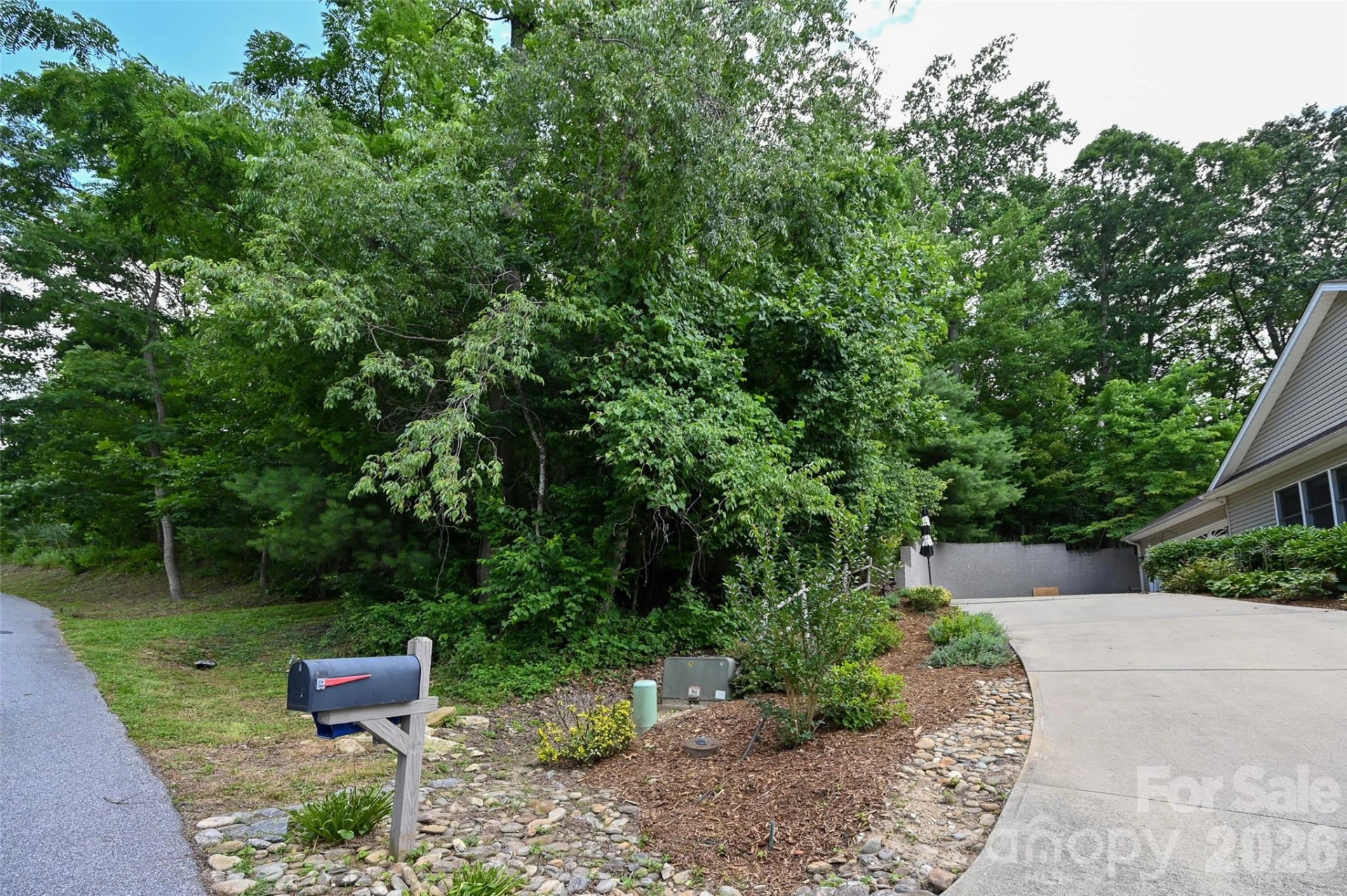77 Carriage West Drive - Photo 3