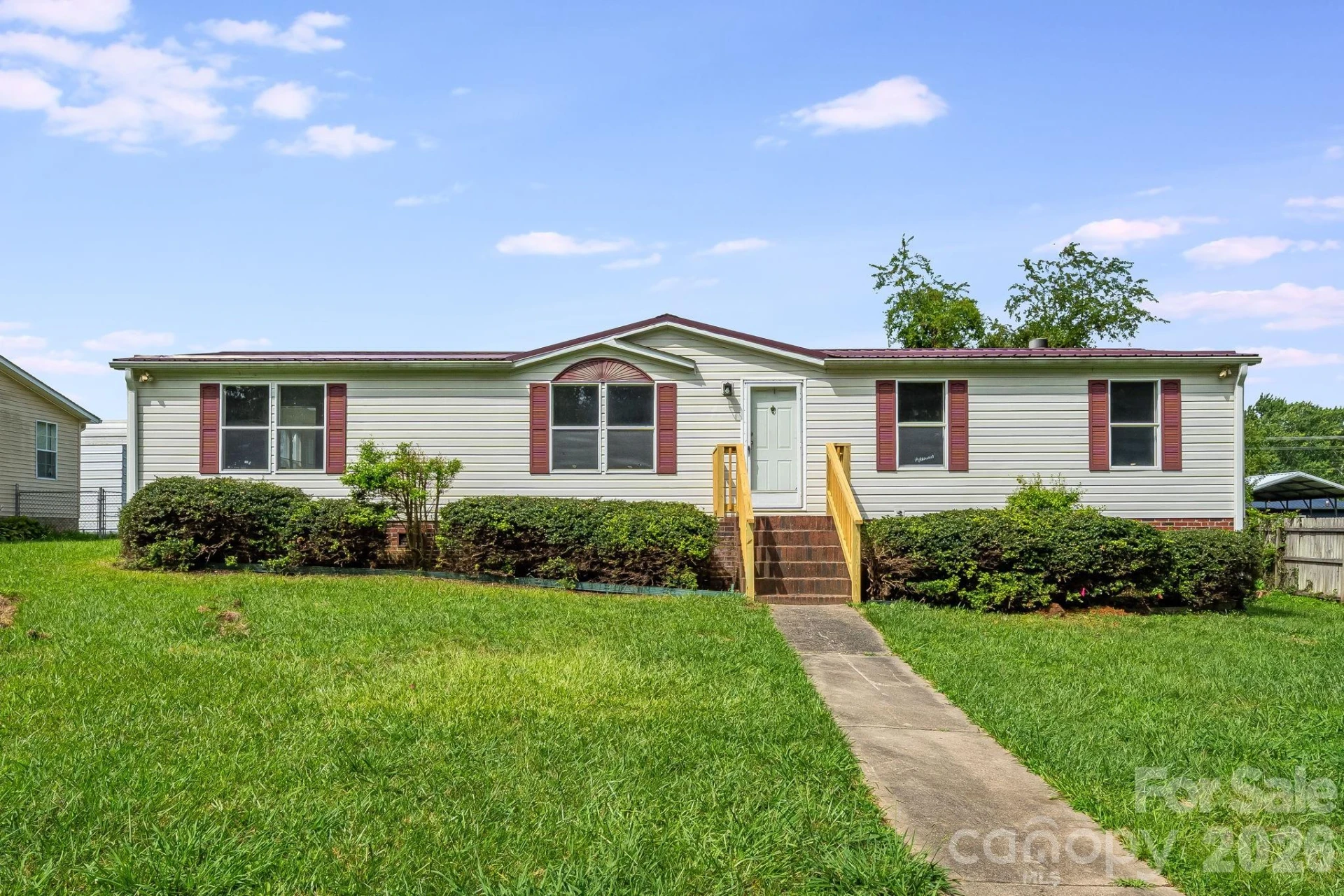 505 Crescent Way