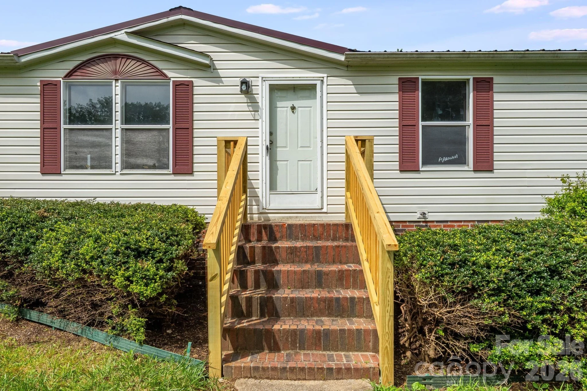 505 Crescent Way - Photo 3