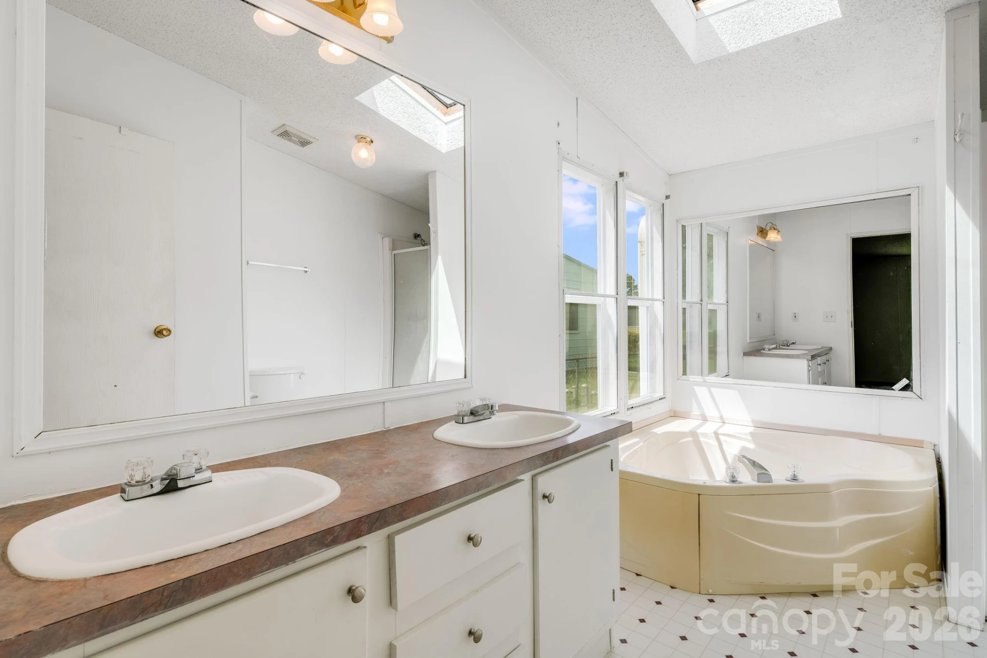 505 Crescent Way - Photo 23