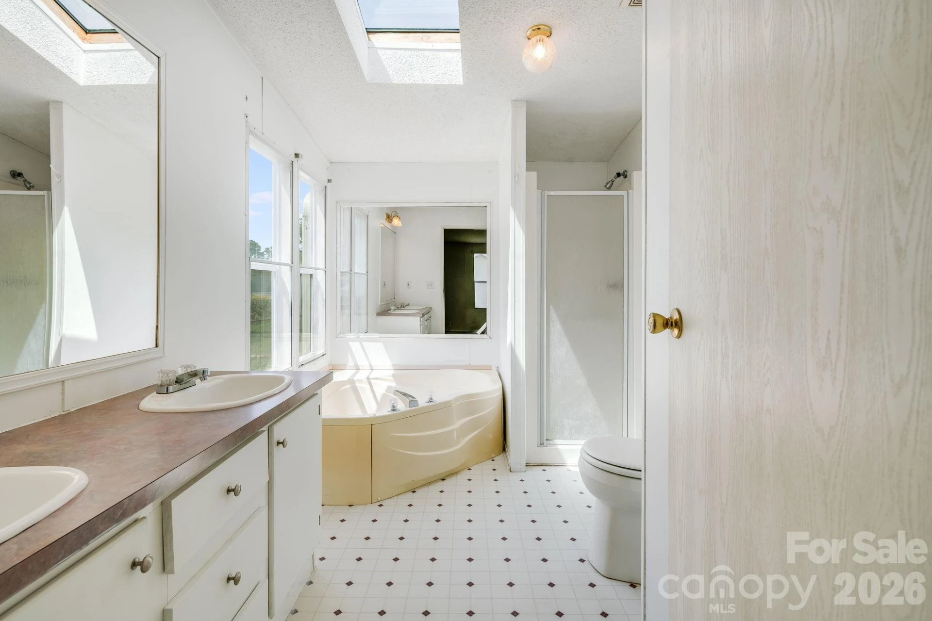 505 Crescent Way - Photo 24