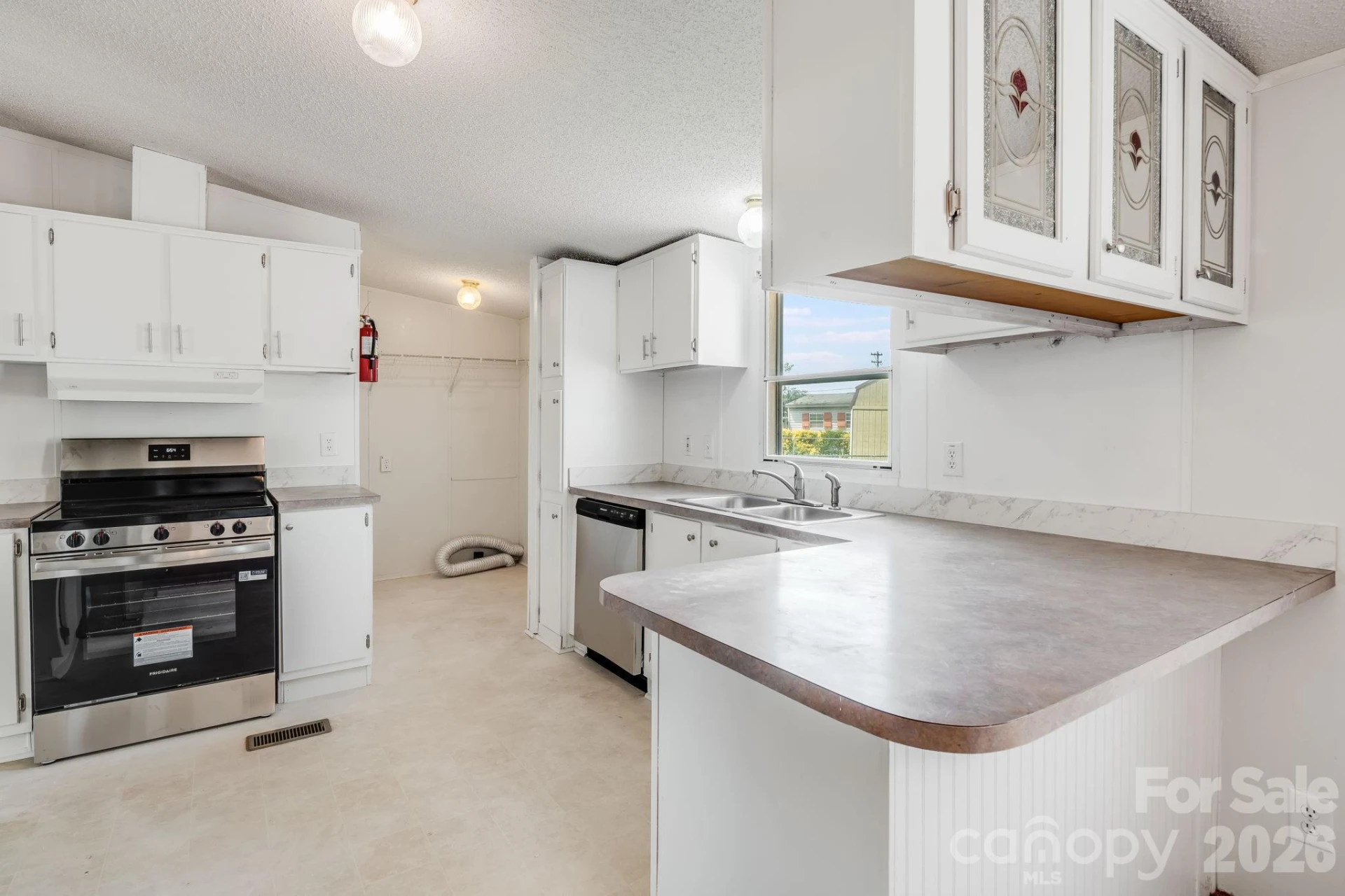 505 Crescent Way - Photo 10