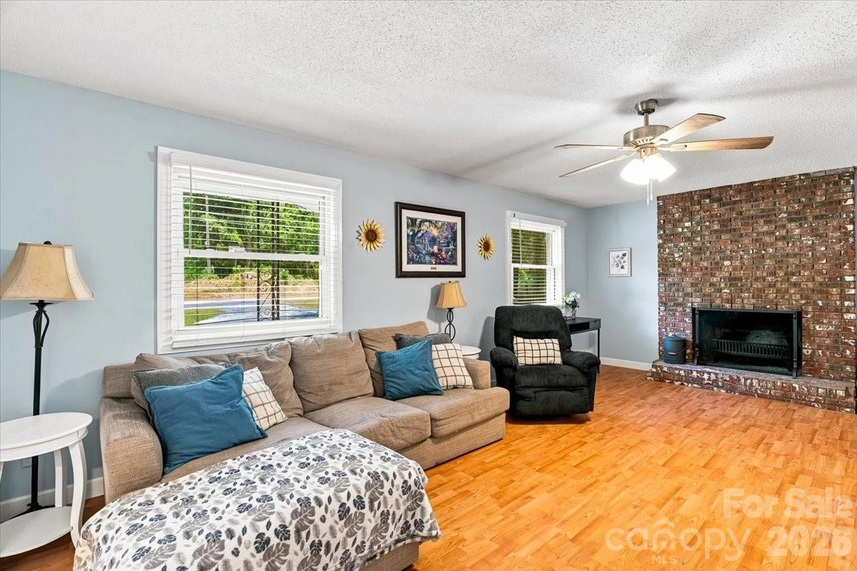 216 Dundeve Circle - Photo 4