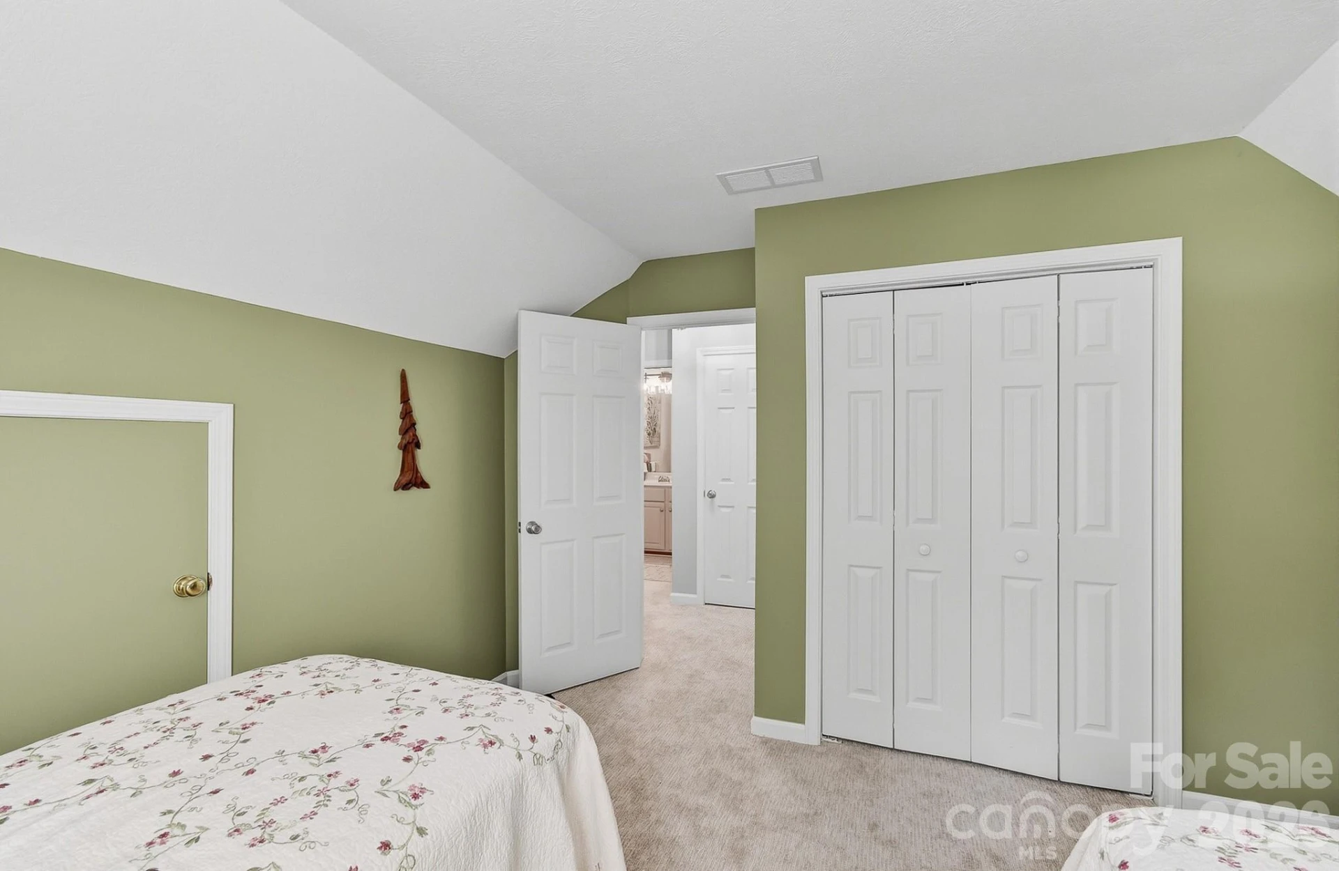 28 Secretariat Drive - Photo 37