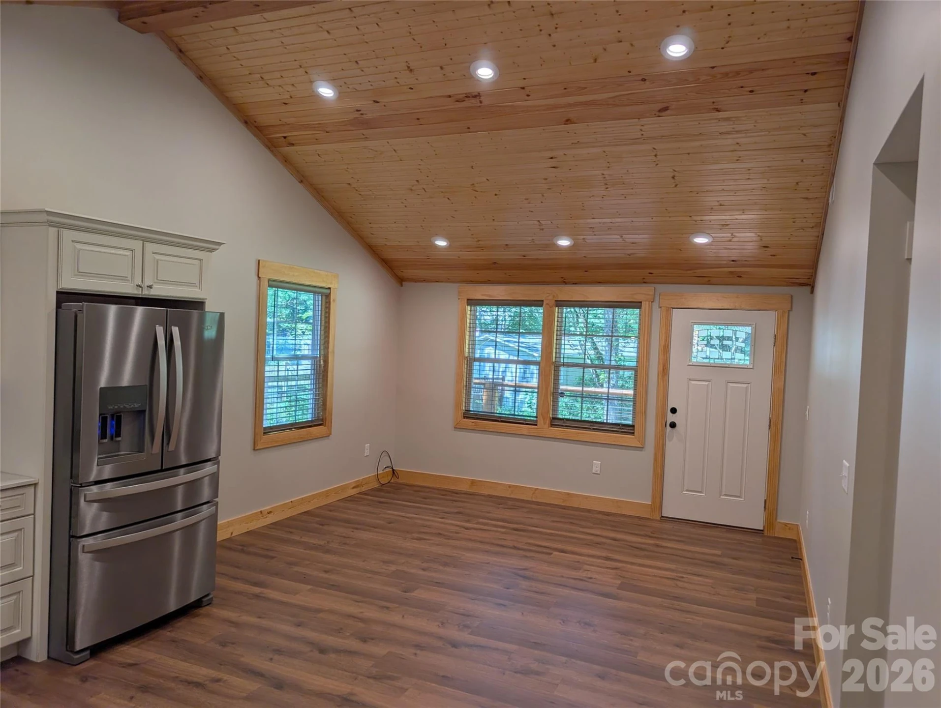 522 Brandon Road - Photo 3