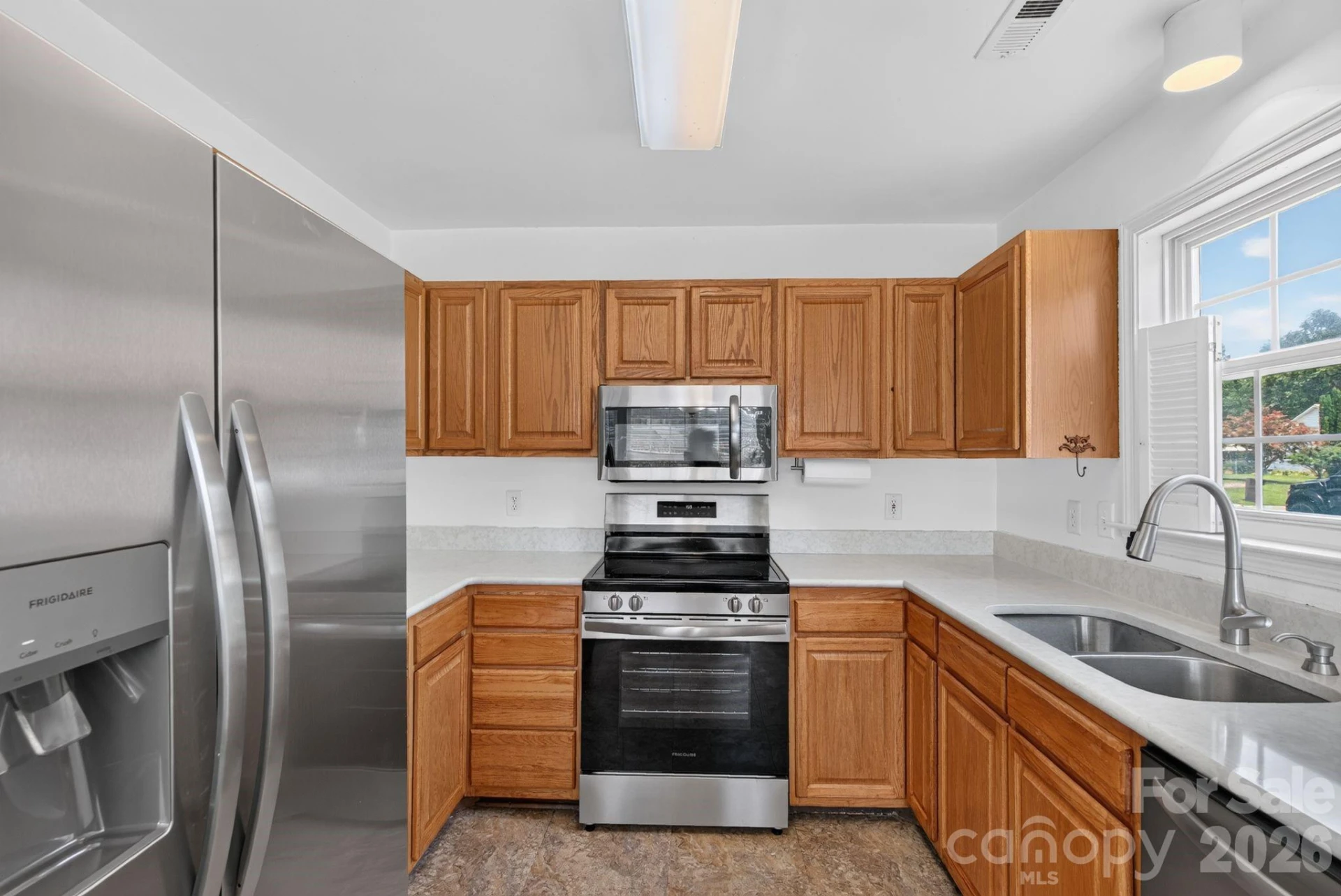 906 Woodhill Drive - Photo 4