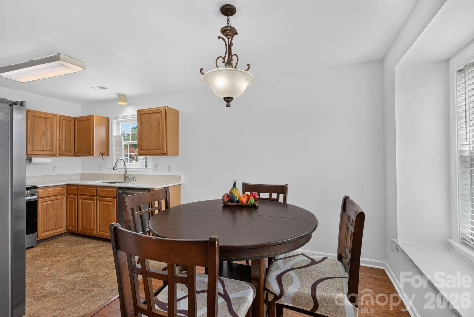 906 Woodhill Drive - Photo 8