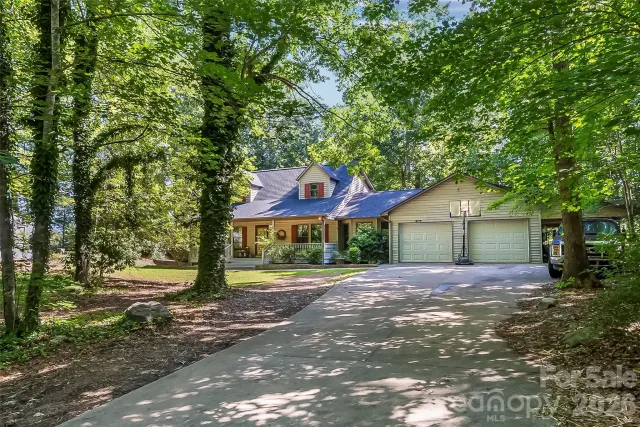 34 Lakeside Drive, Marion, NC, 28752