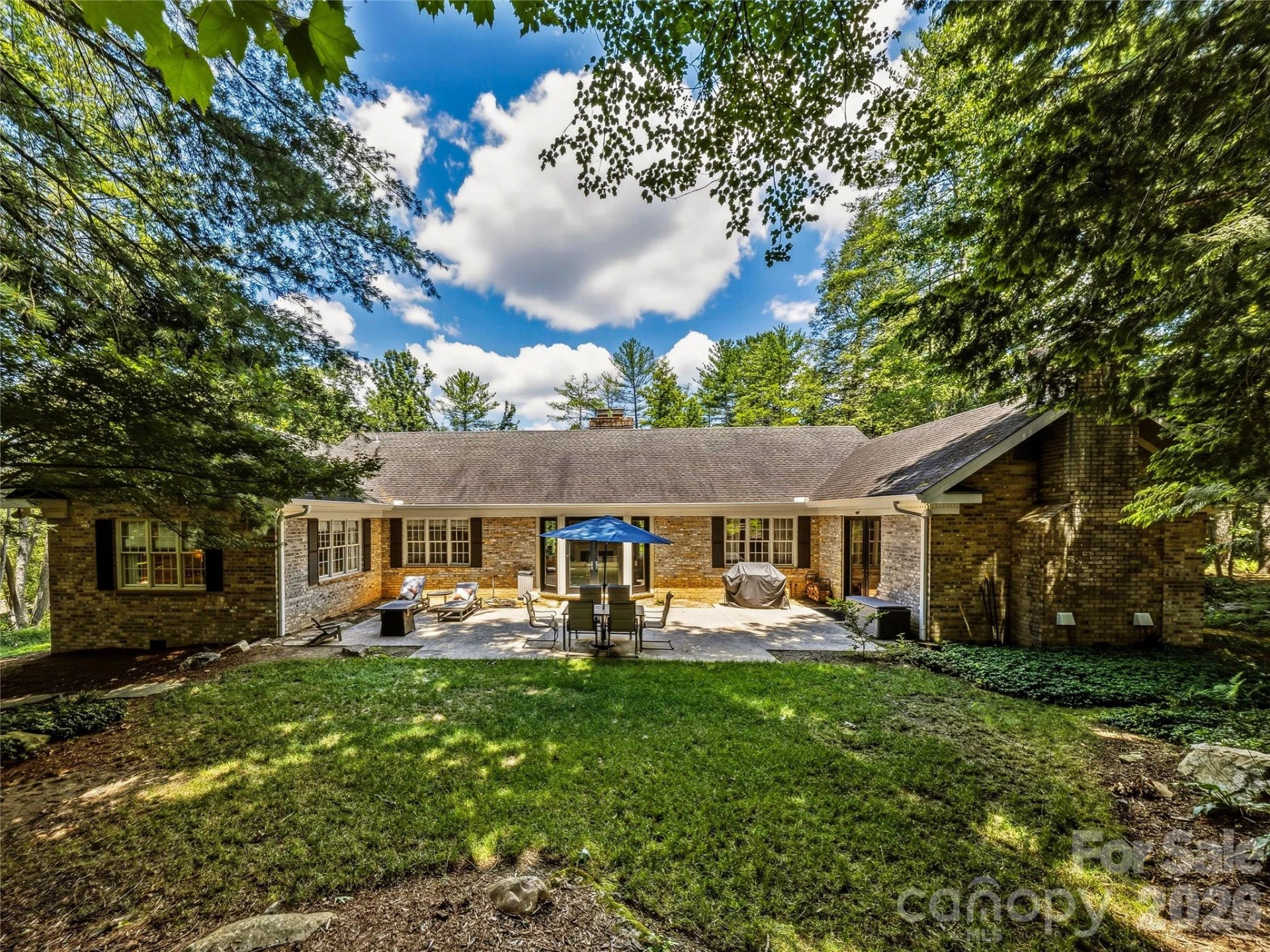4 Hemlock Road - Photo 3