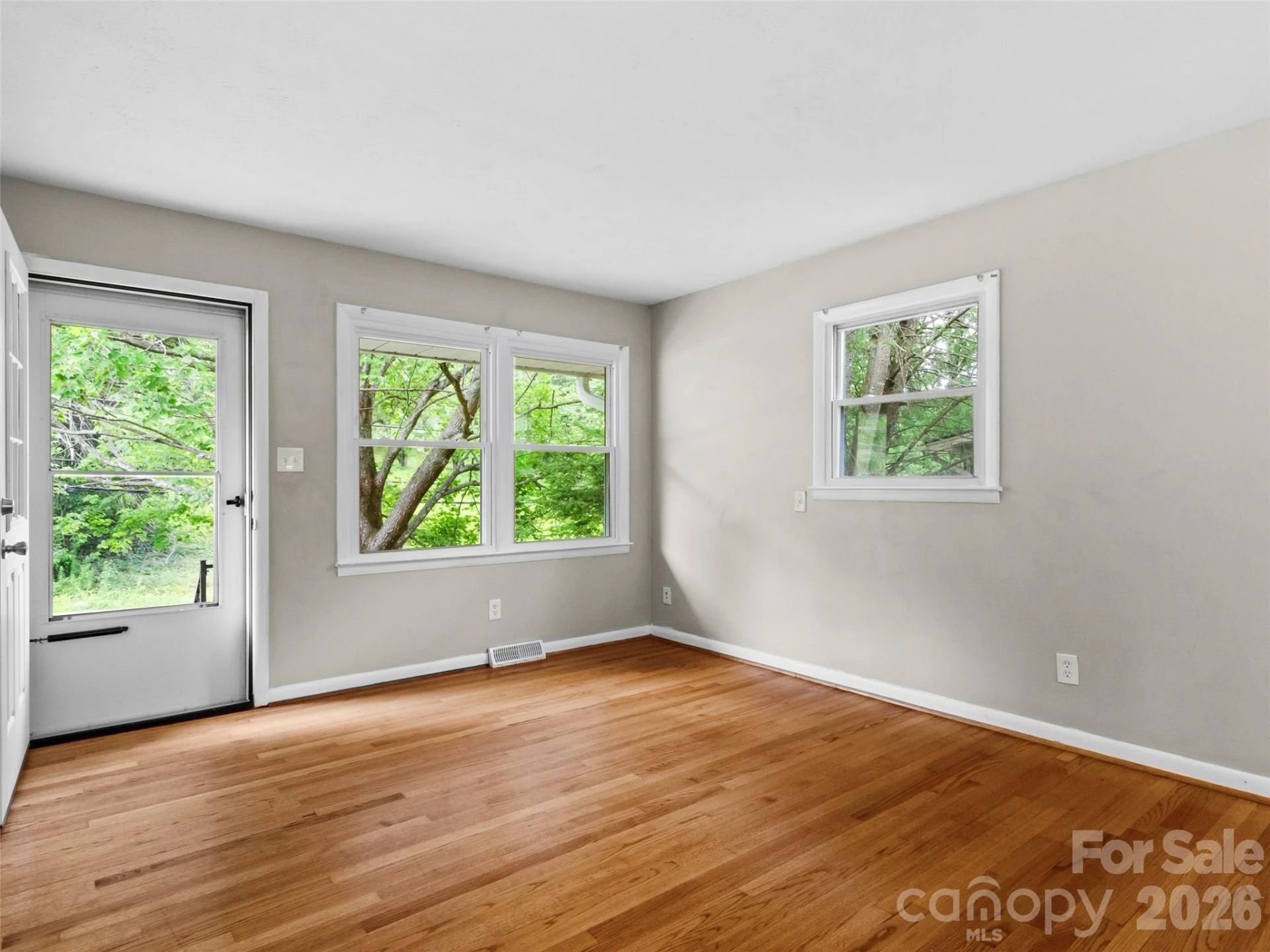 230 School Road E - Photo 6