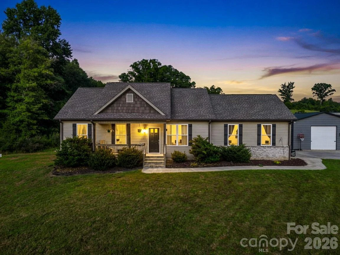 117 Clarence Road - Photo 2