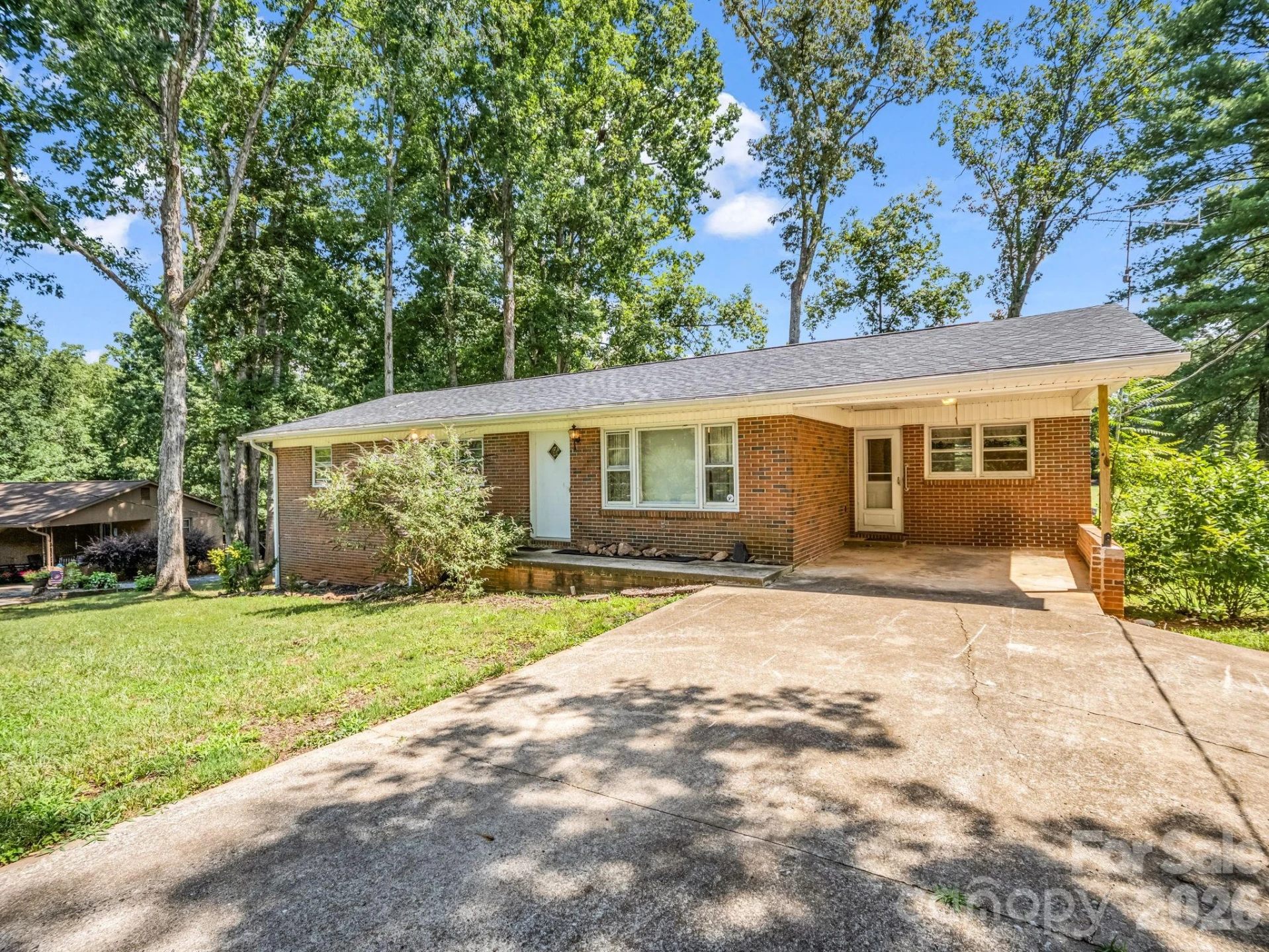 385 Eastview Drive - Photo 3