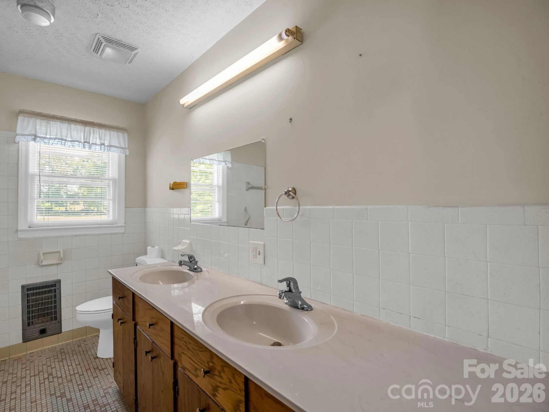 385 Eastview Drive - Photo 25