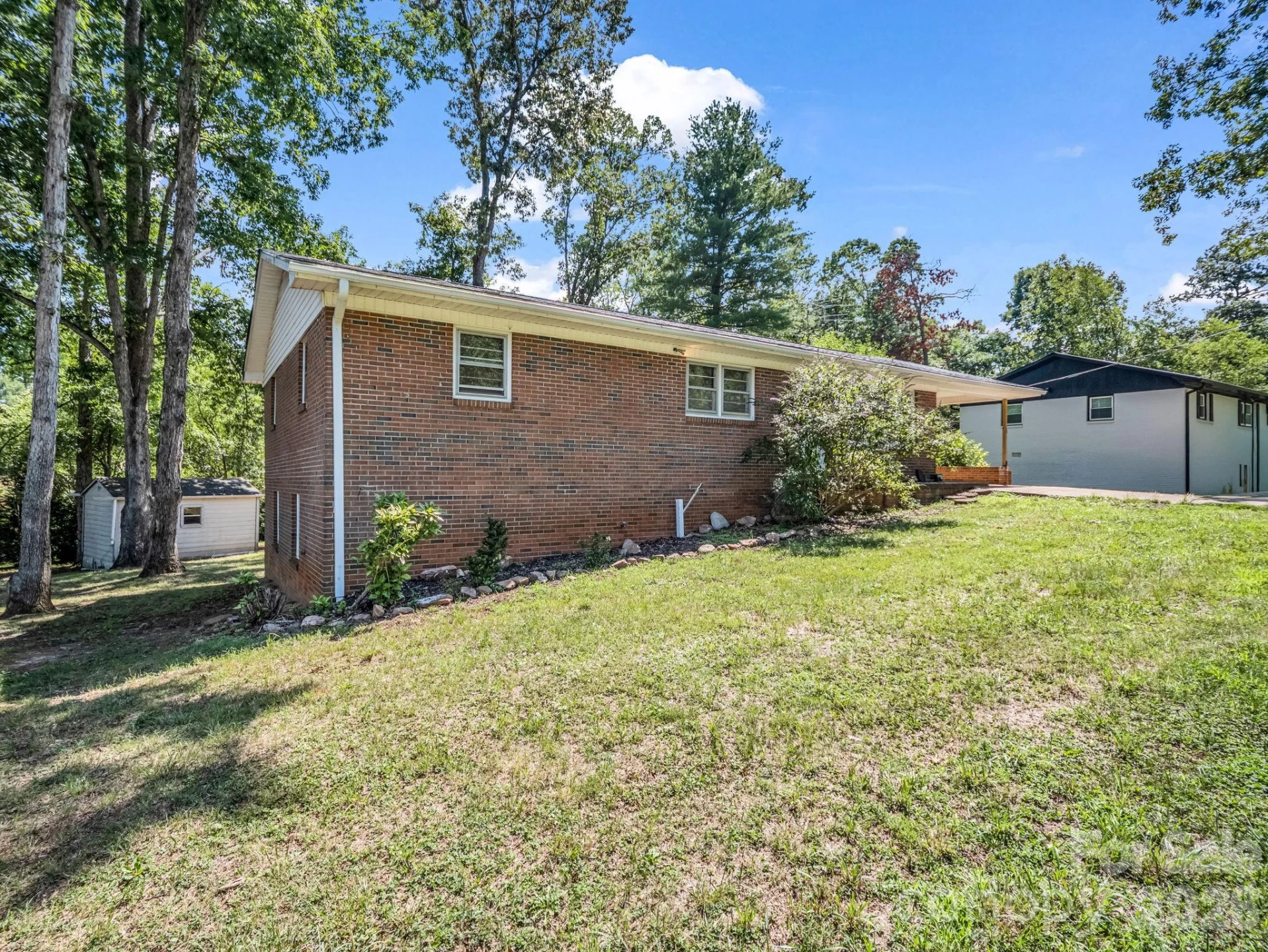 385 Eastview Drive - Photo 5