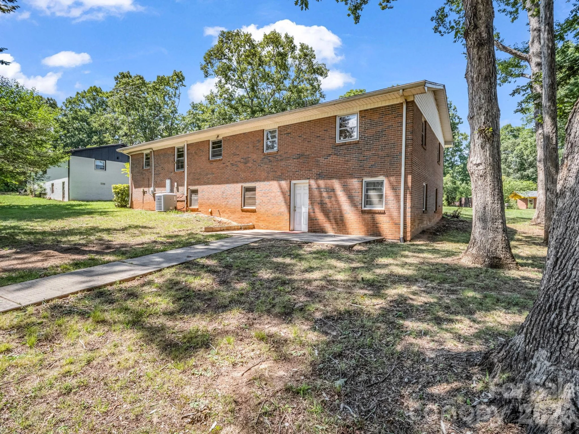 385 Eastview Drive - Photo 8
