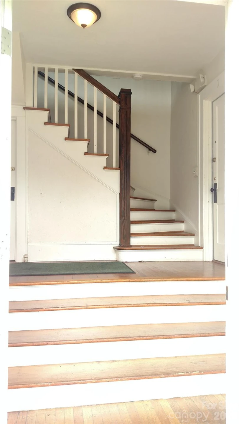 19 Saluda Street - Photo 3