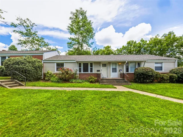 43 Trowbridge Lane, Brevard, NC, 28712
